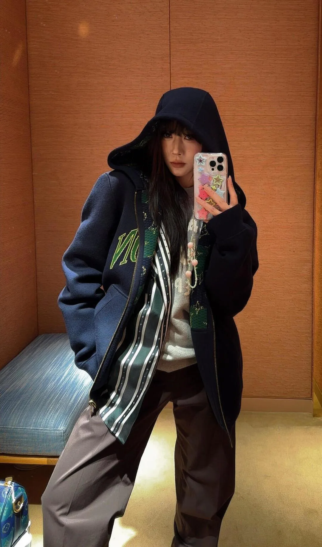 Куртки И Пуховики Женские Louis Vuitton 252570