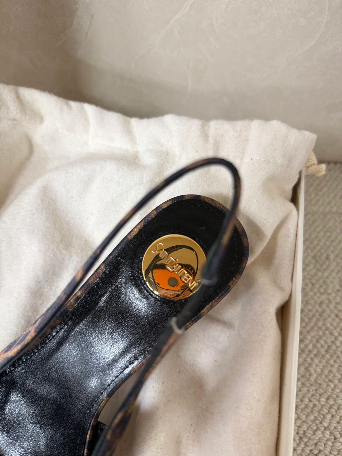 Босоножки Женские Saint Laurent 10009096