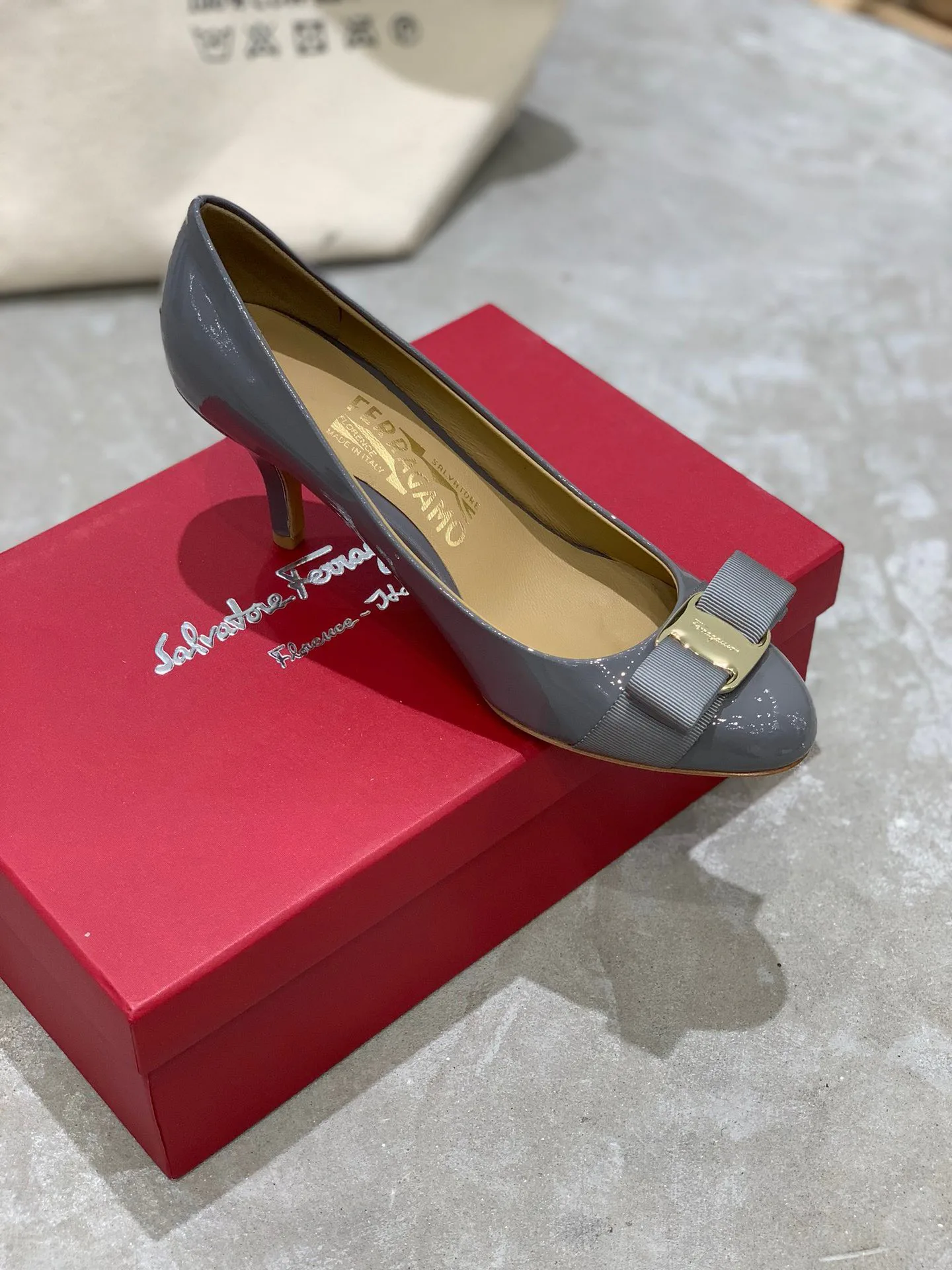 Туфли Женские Salvatore Ferragamo 18340720