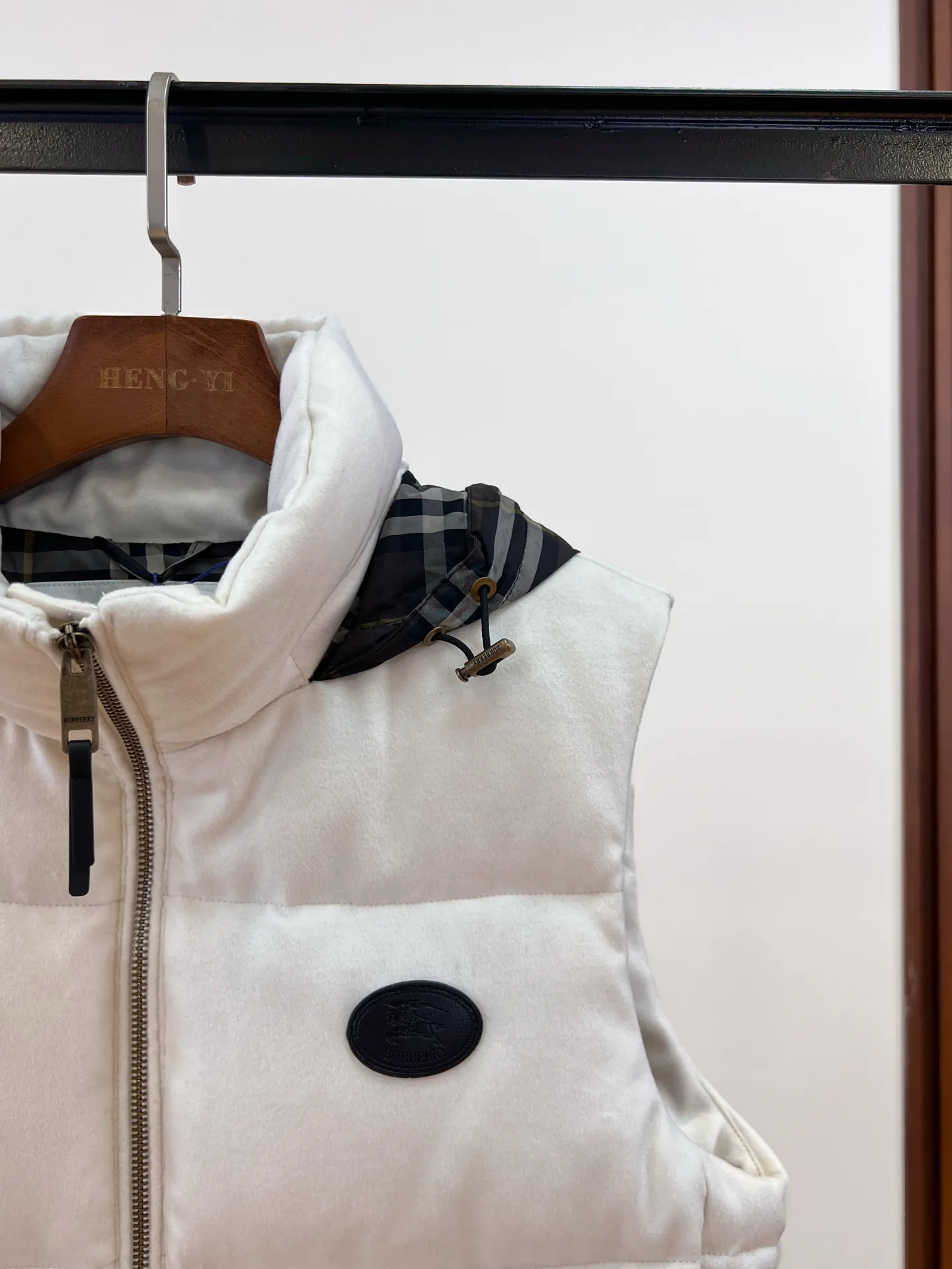 Жилеты Женские Burberry 17964684