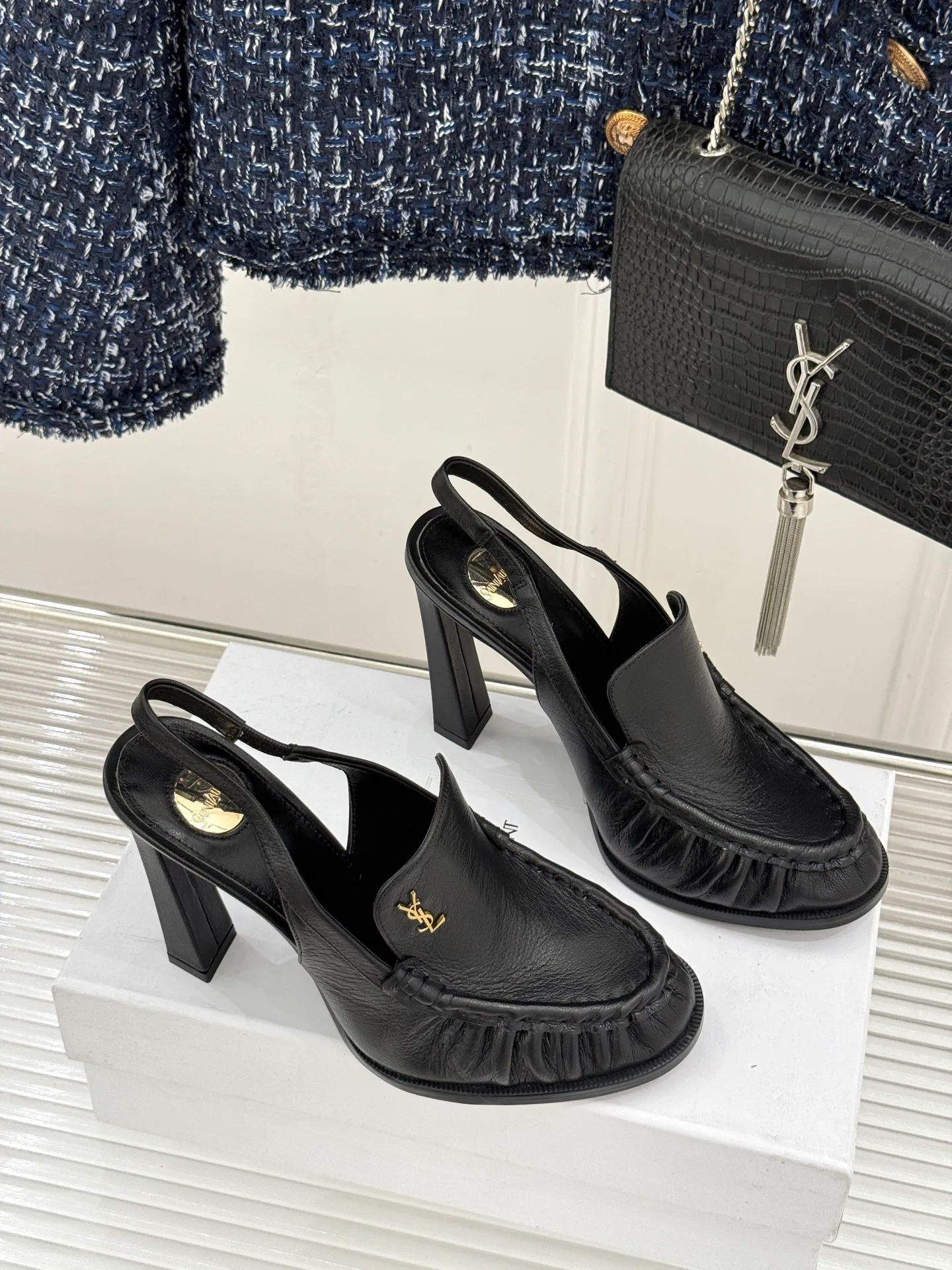Босоножки Женские Saint Laurent 11312314