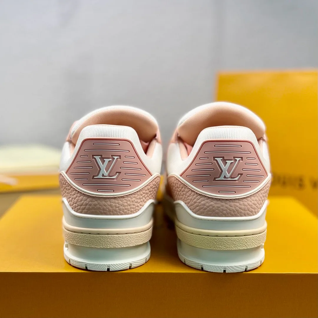 Кроссовки Женские Louis Vuitton 2679333