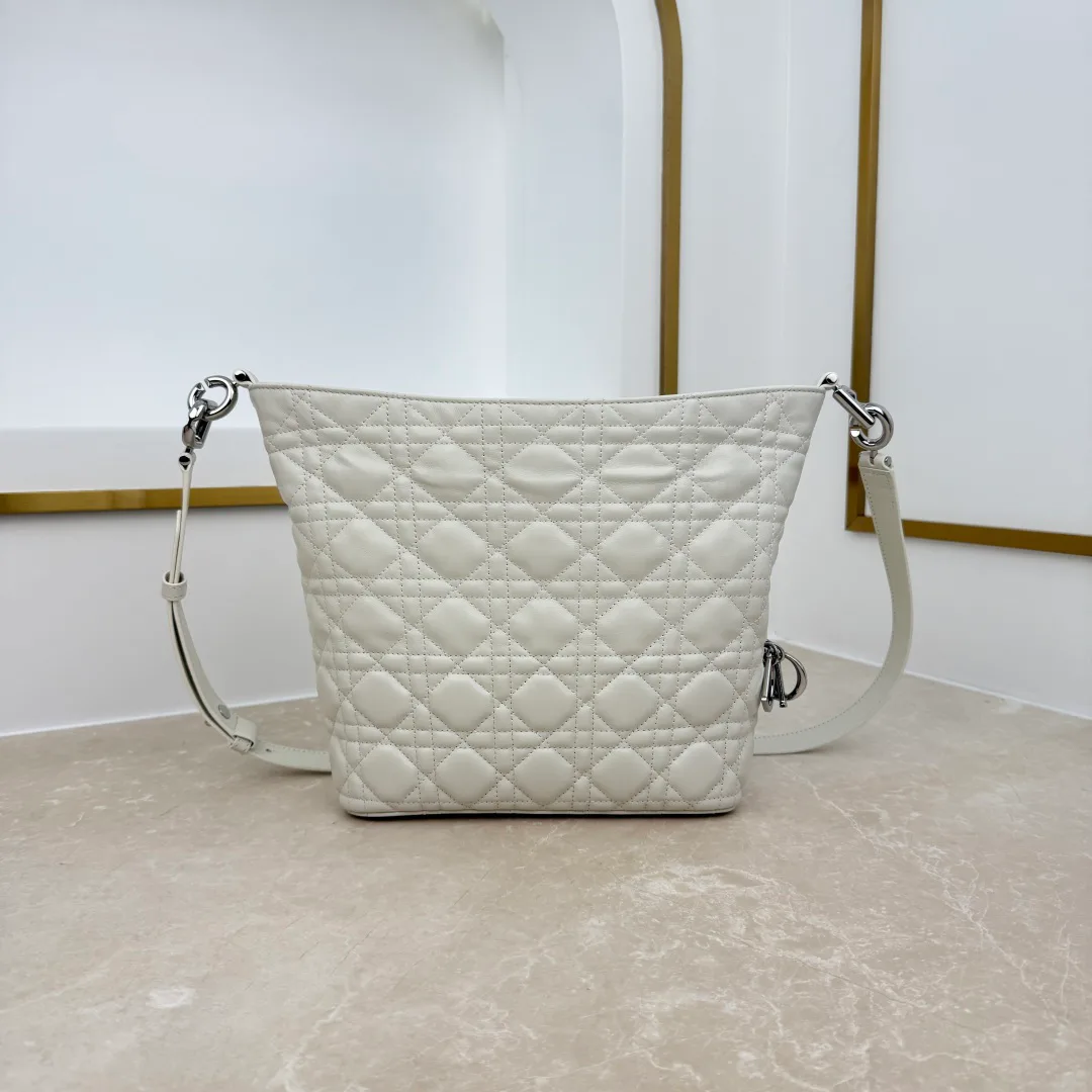 Классические Сумки Женские Christian Dior 18116293