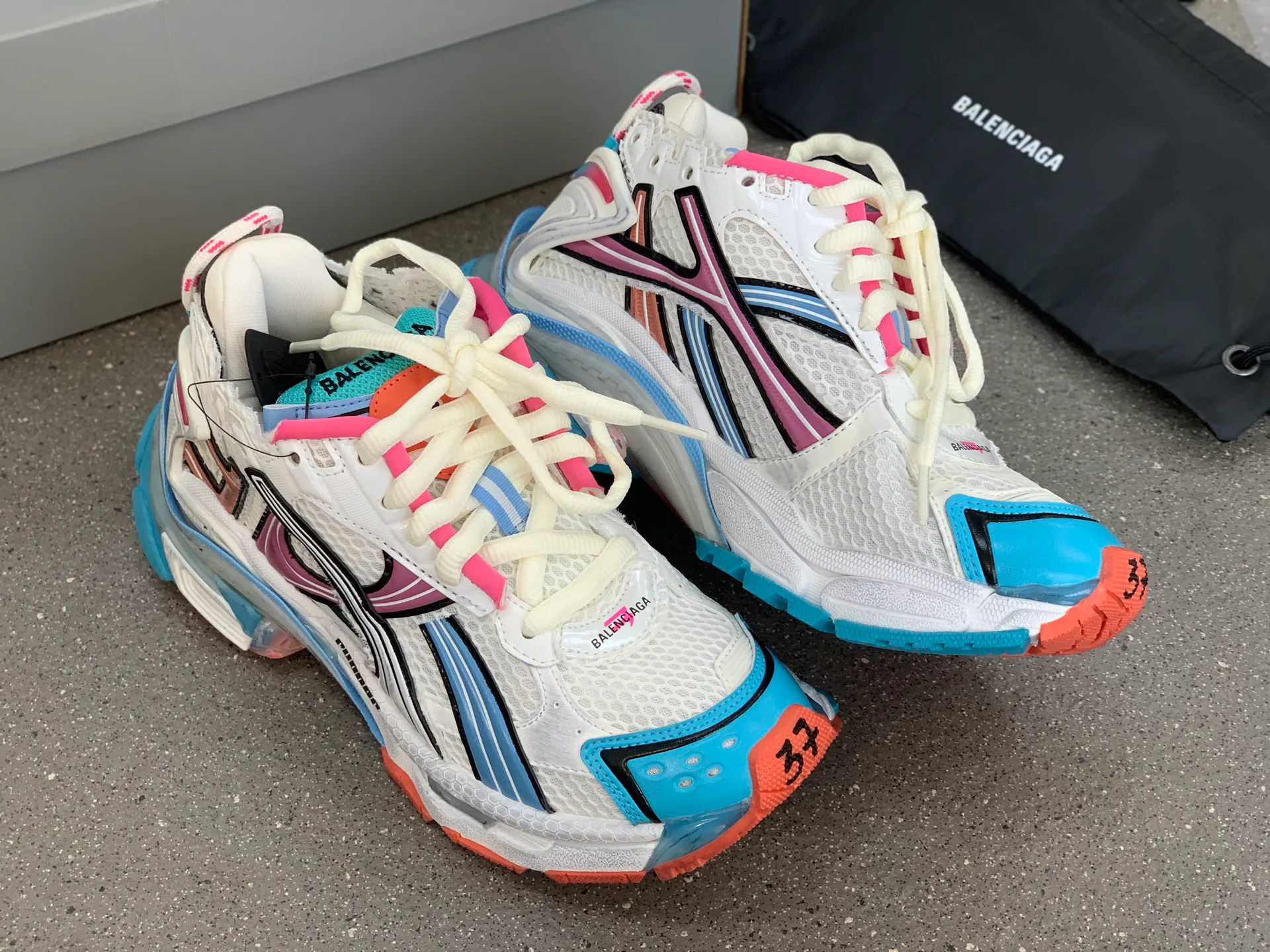 Кроссовки Женские Balenciaga 11568352