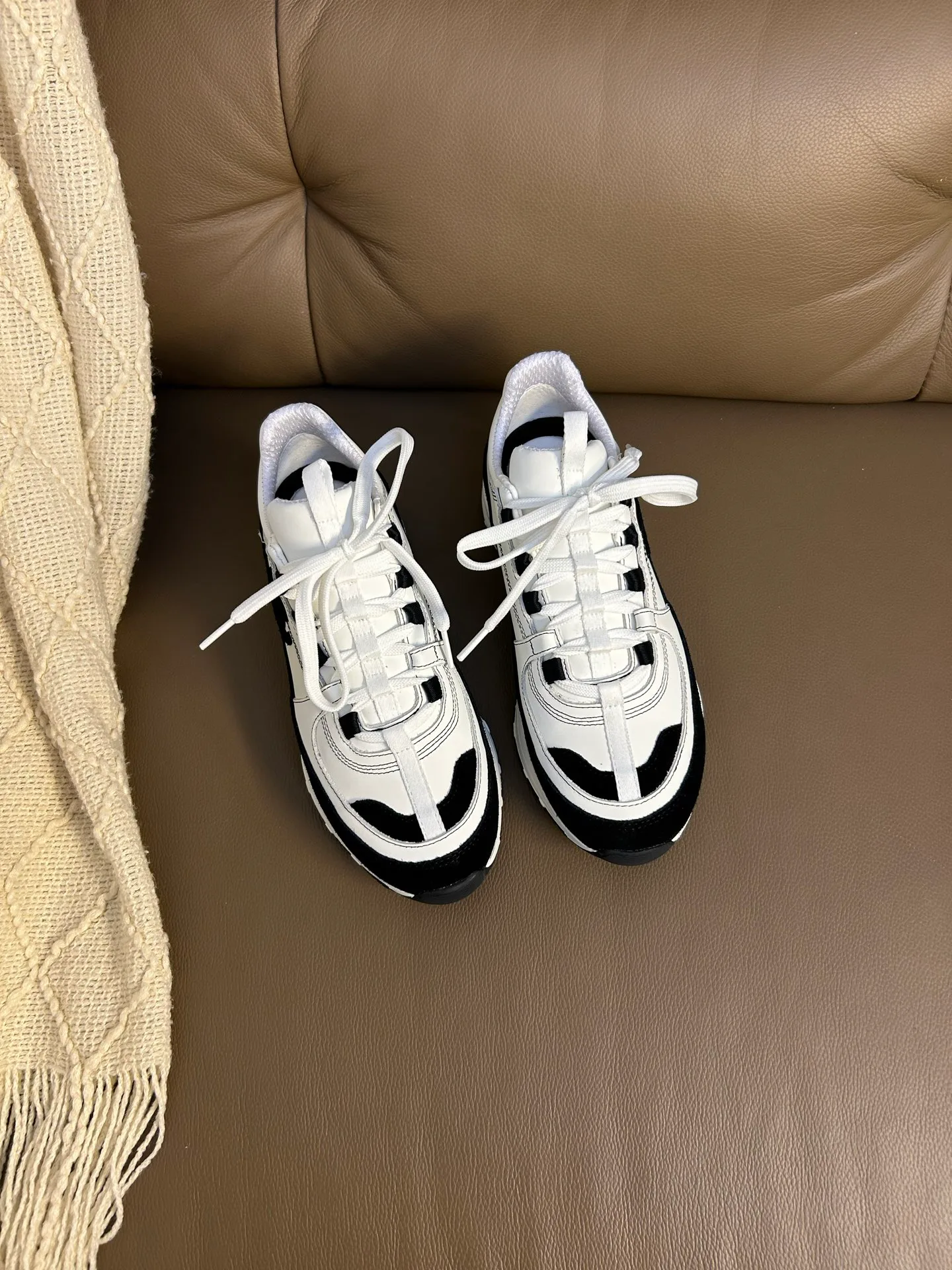 Кроссовки Женские Chanel 11579328