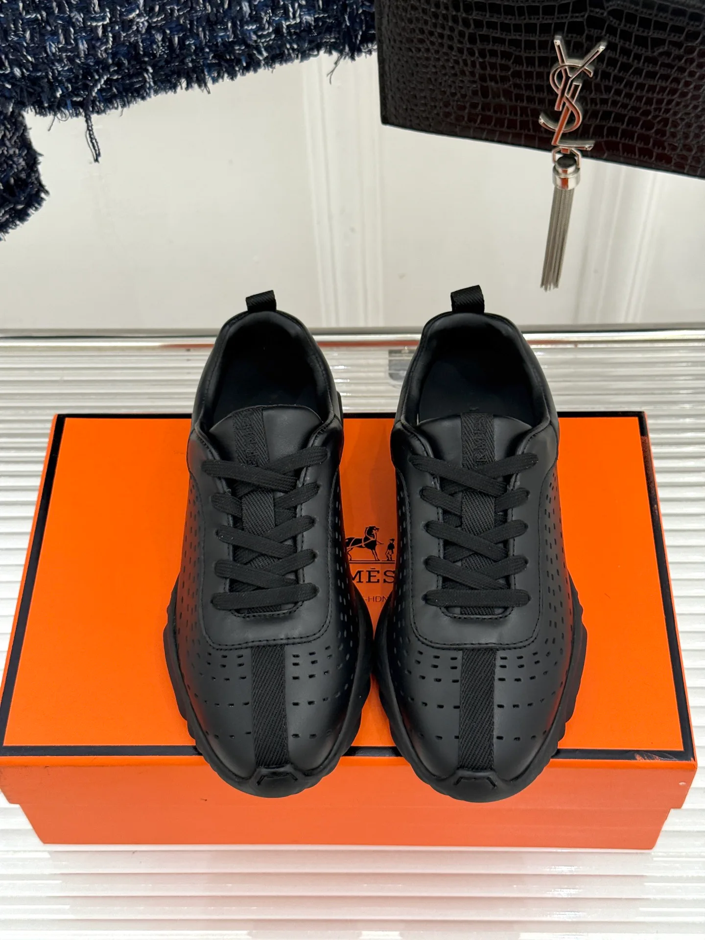Кроссовки Женские Hermes 18636854