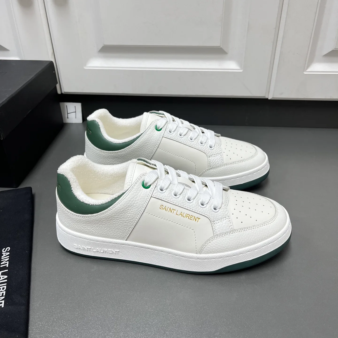 Кроссовки Женские Saint Laurent 17636686