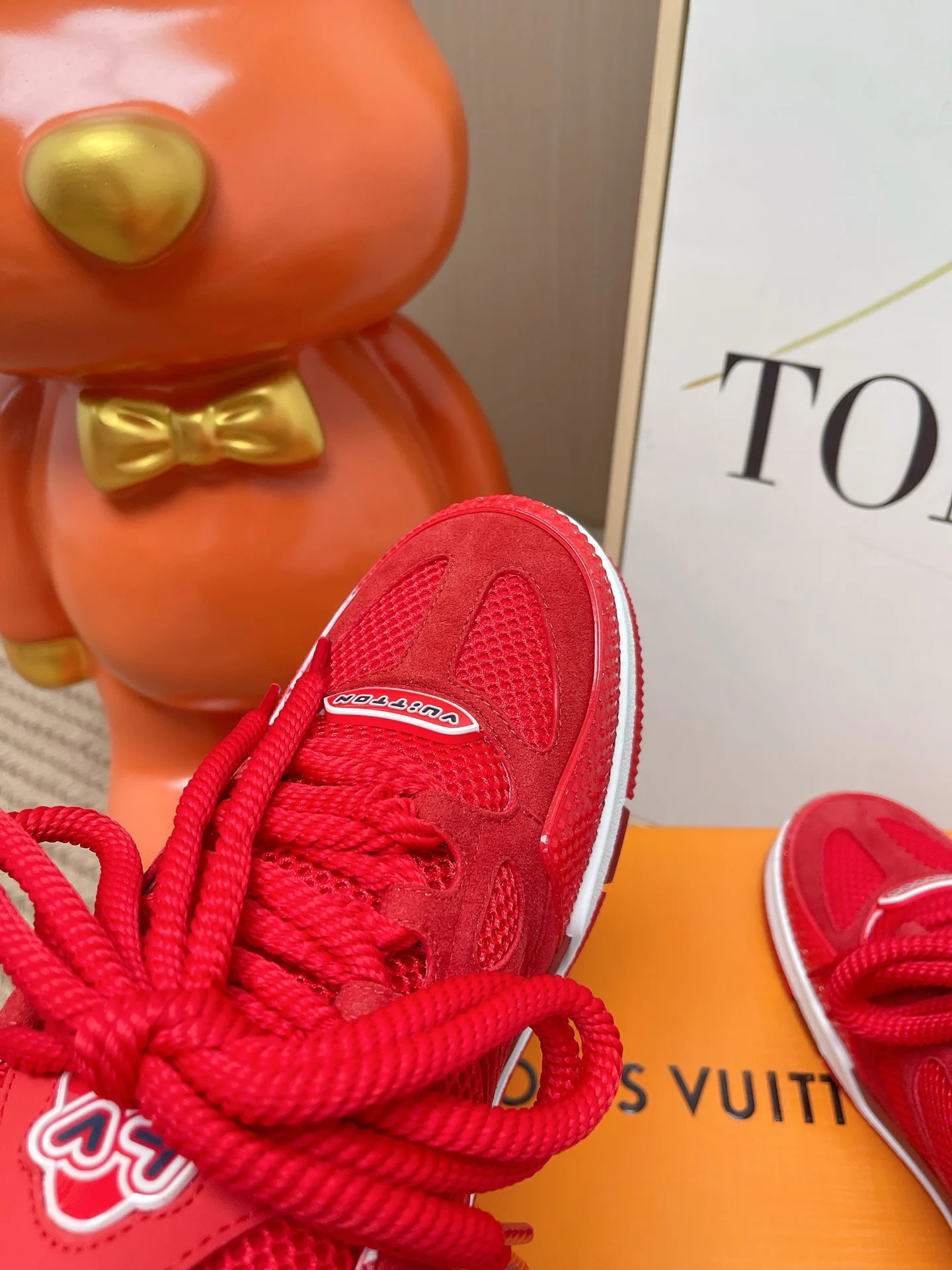 Кроссовки Женские Louis Vuitton 18810910
