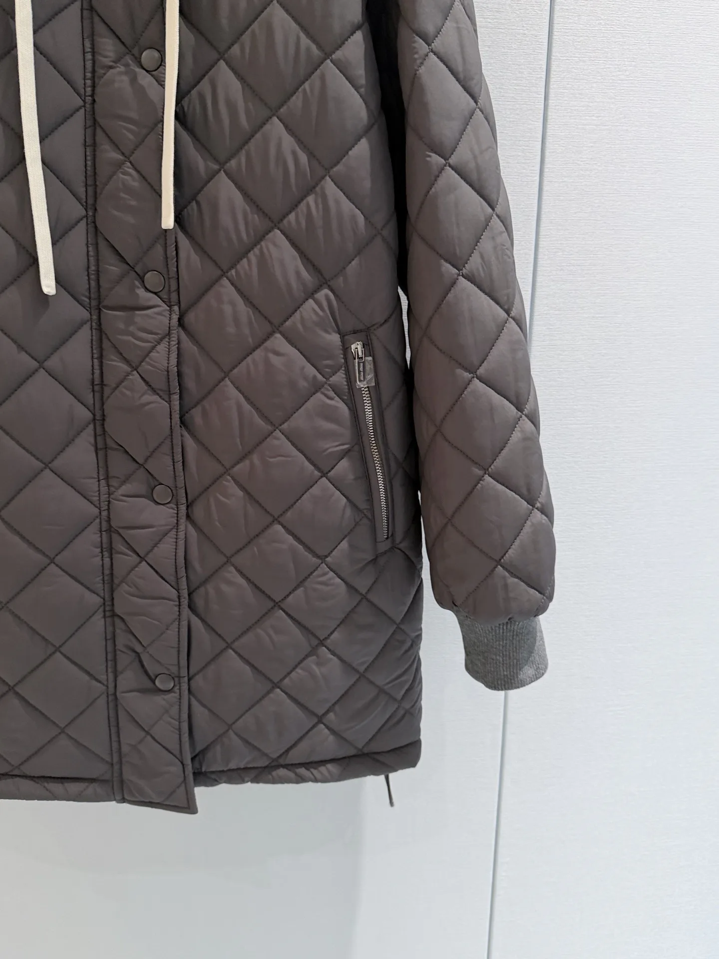 Куртки И Пуховики Женские Miu Miu 18689406
