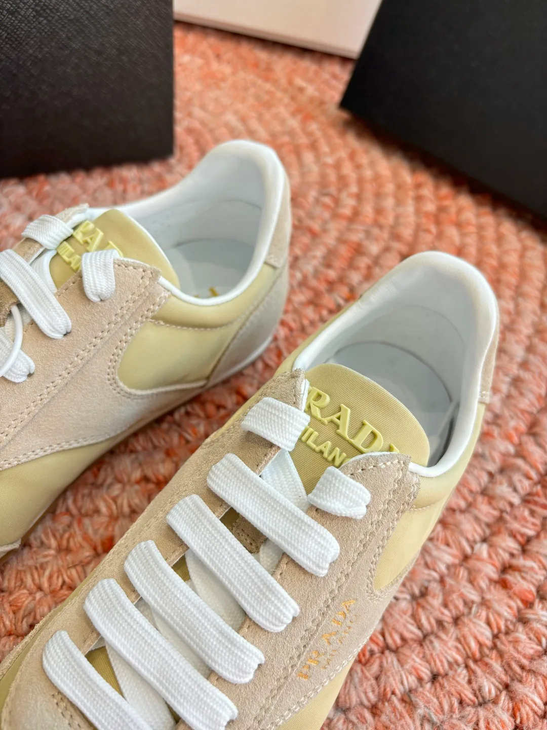 Кроссовки Женские Prada 10446976