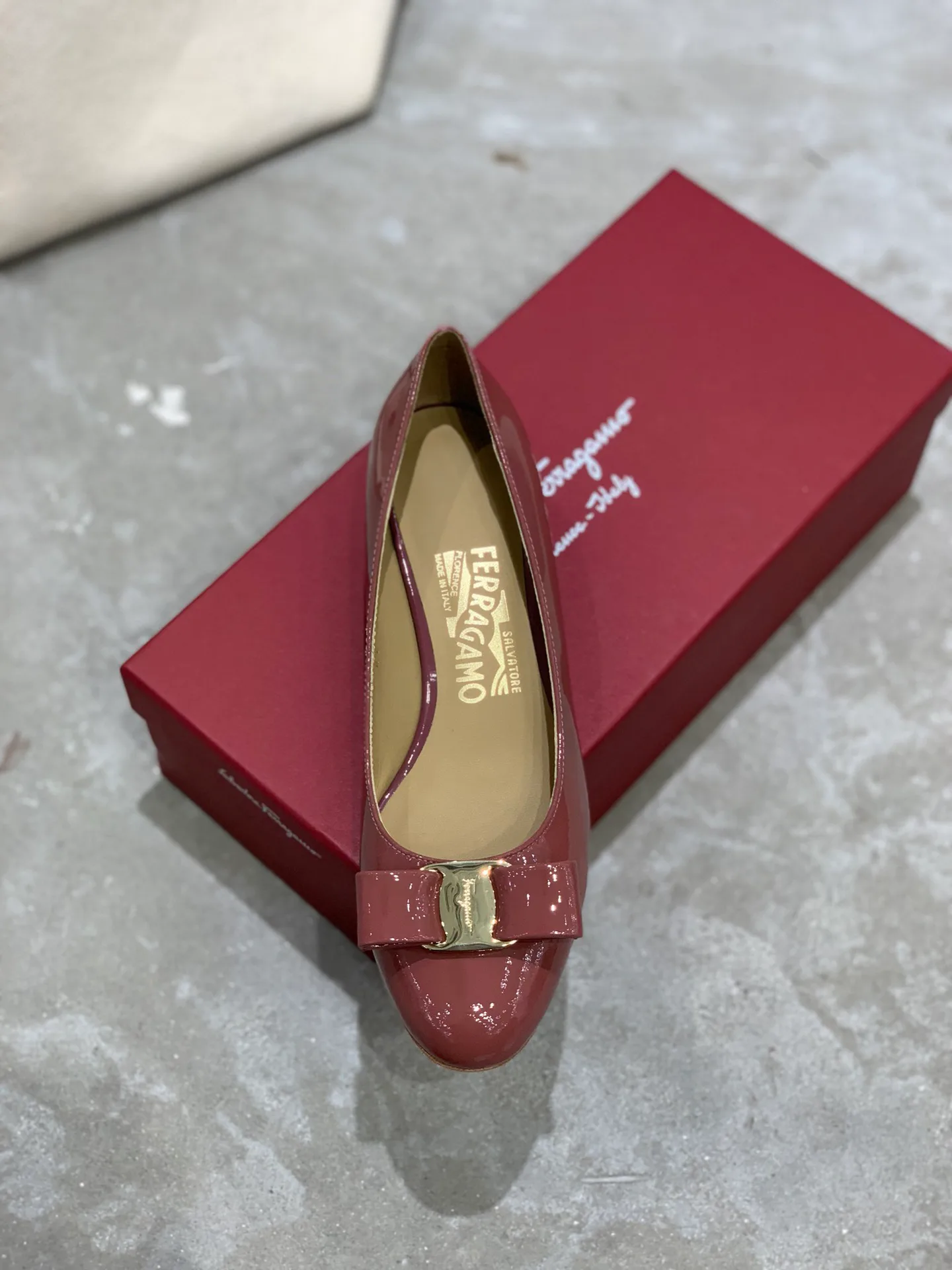 Балетки Женские Salvatore Ferragamo 18340685