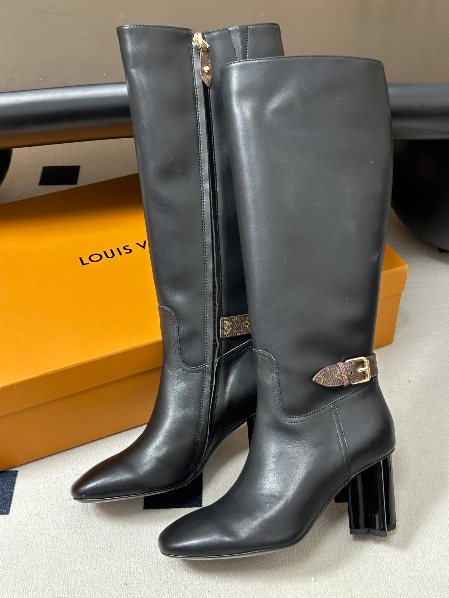 Сапоги Женские Louis Vuitton 19211262