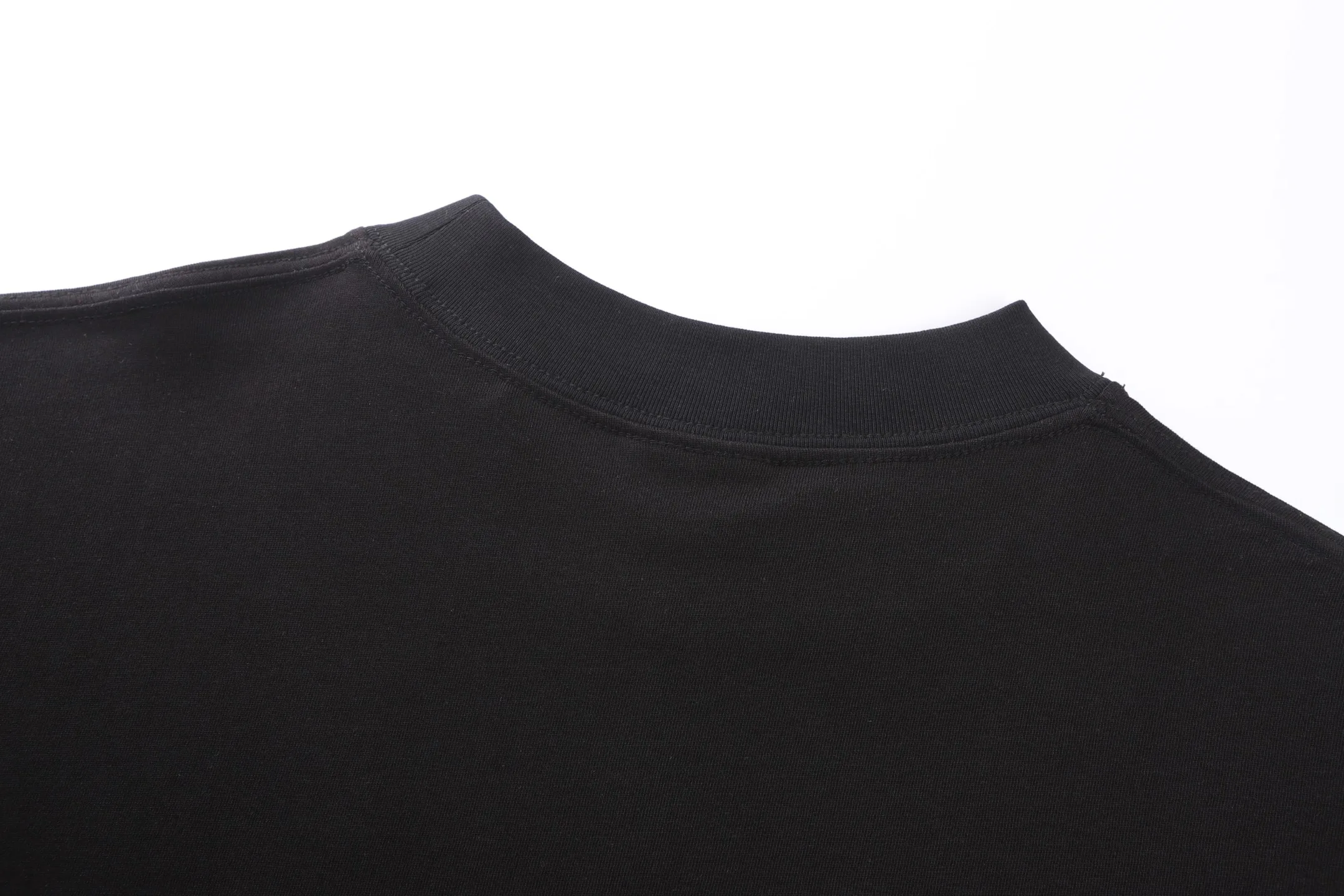 Футболки Женские Balenciaga 13184902