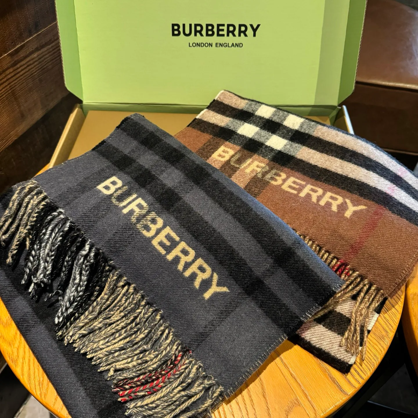 Шарфы Burberry 752683