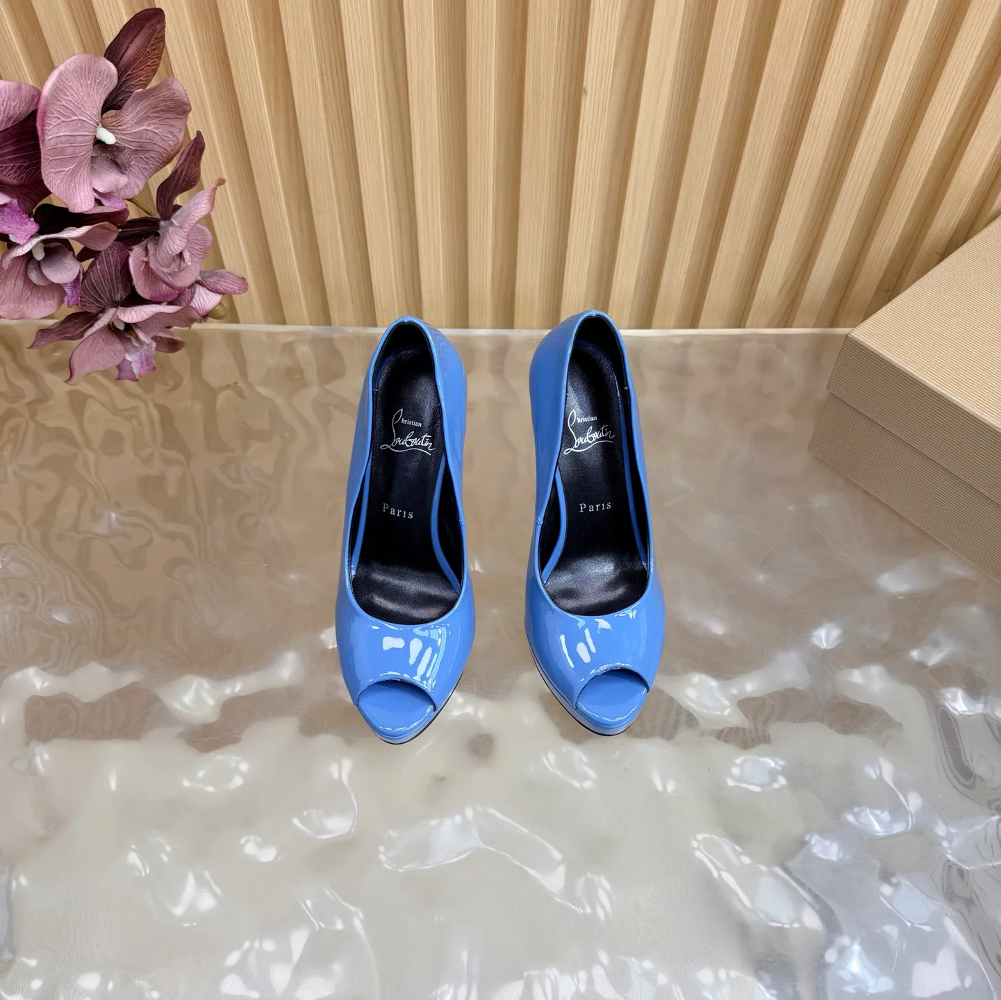 Босоножки Женские Christian Louboutin 9707817