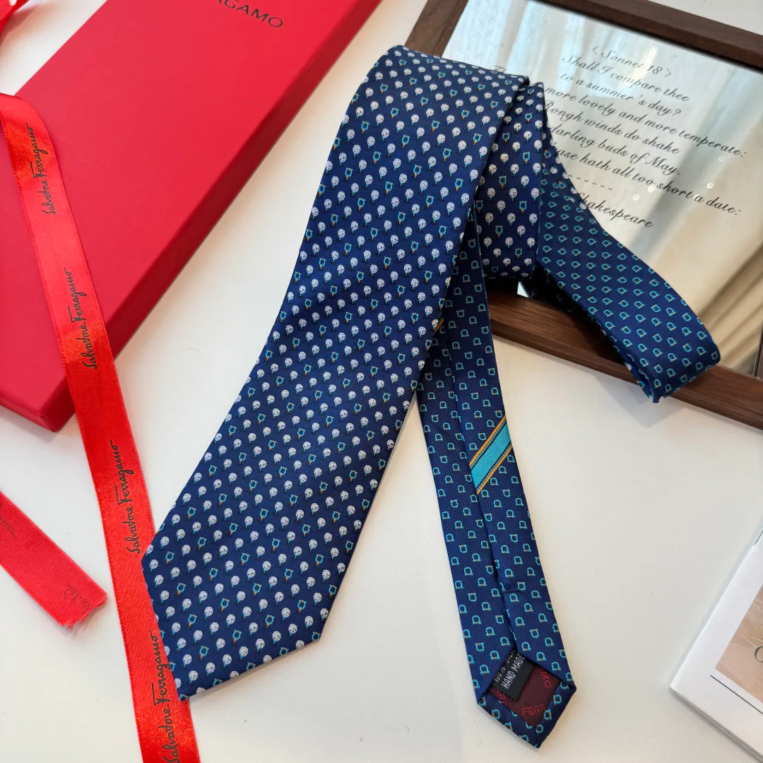 Платки Salvatore Ferragamo 17448462