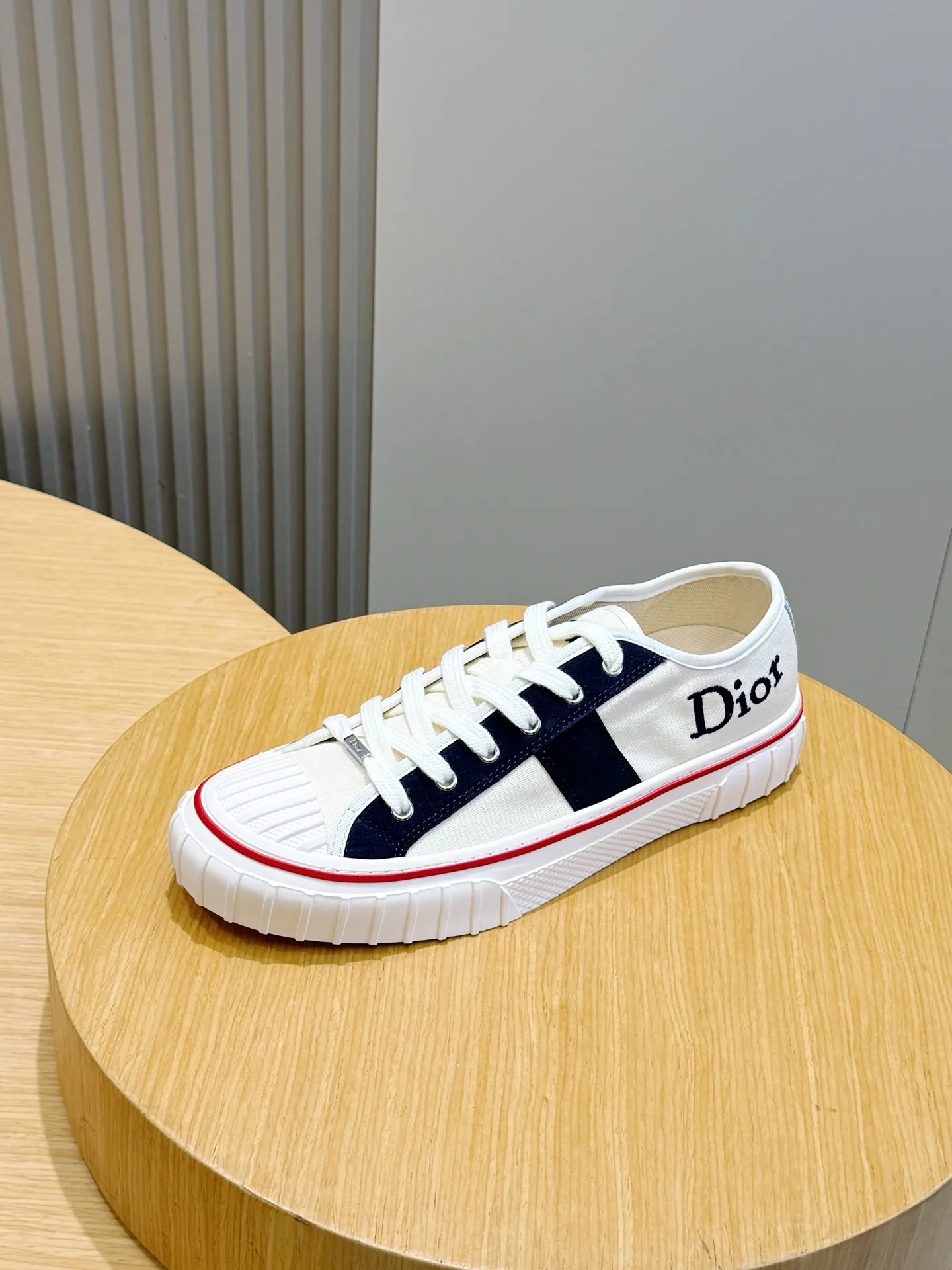 Кроссовки Женские Christian Dior 18101566