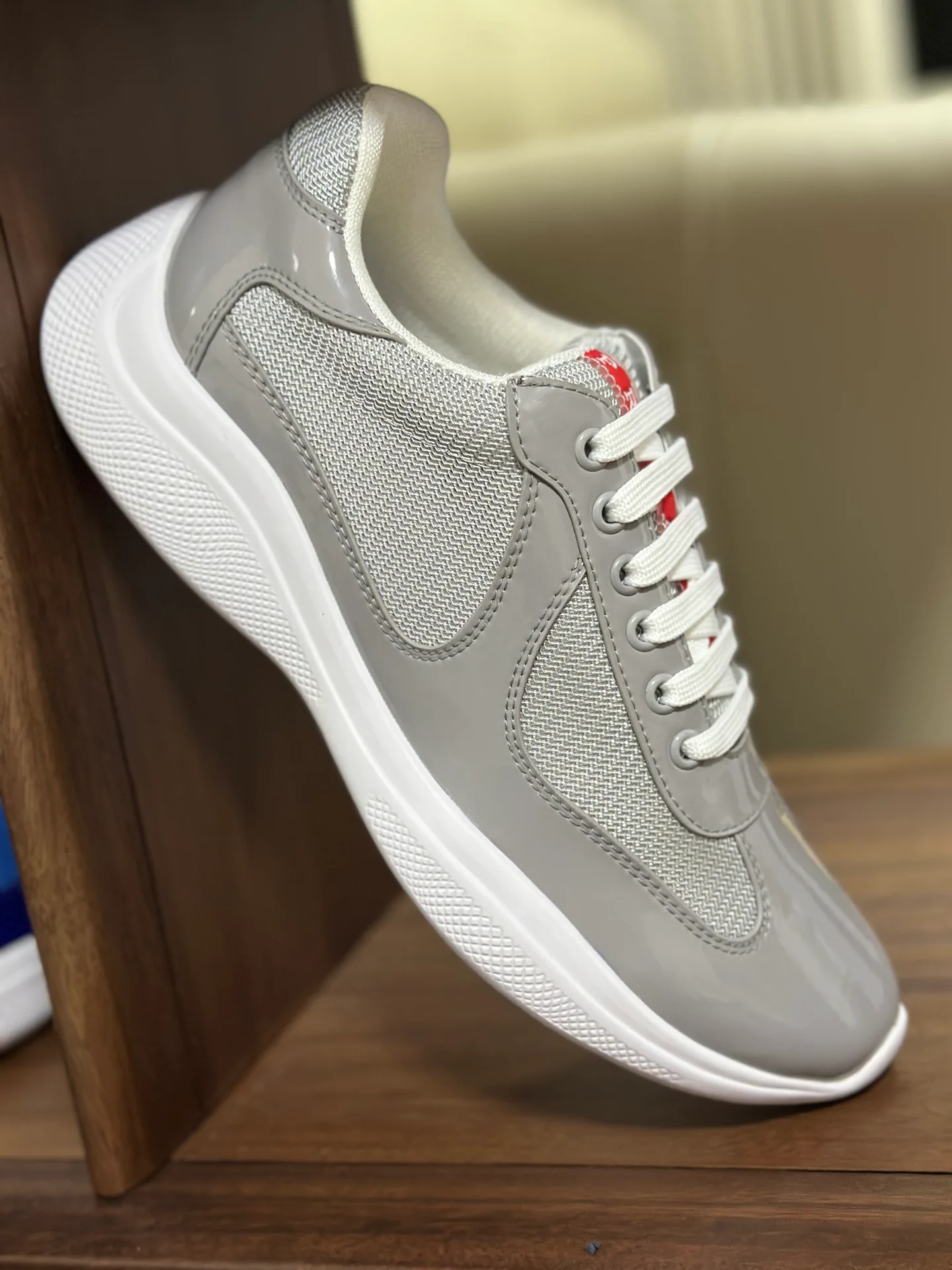 Кроссовки Женские Prada 18262260