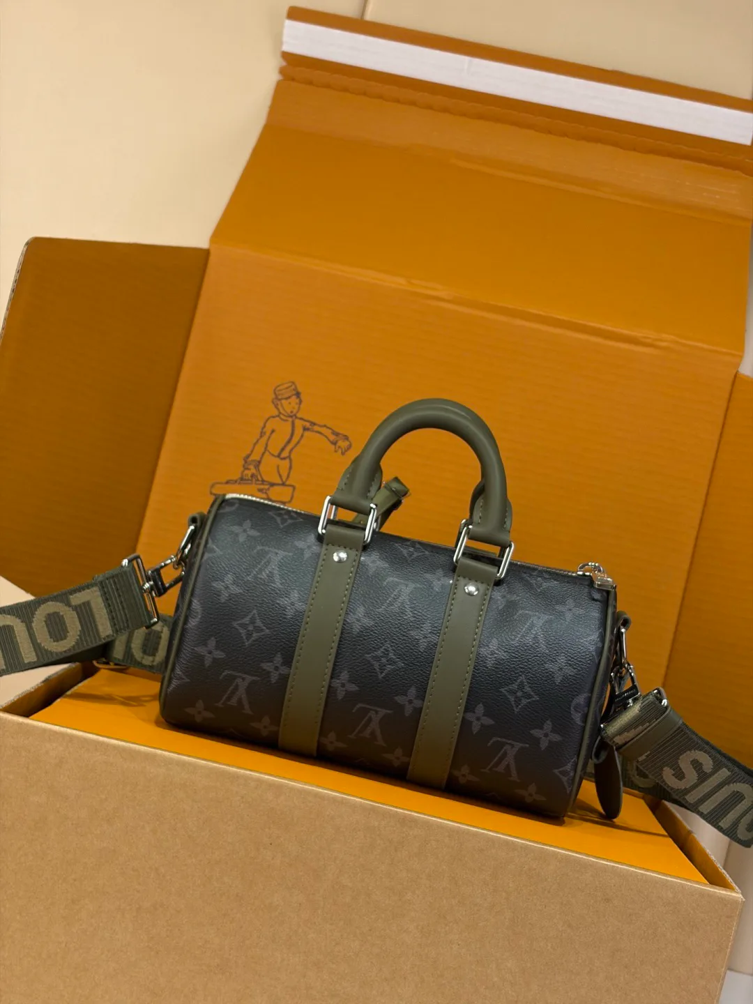 Классические Сумки Женские Louis Vuitton 18170495