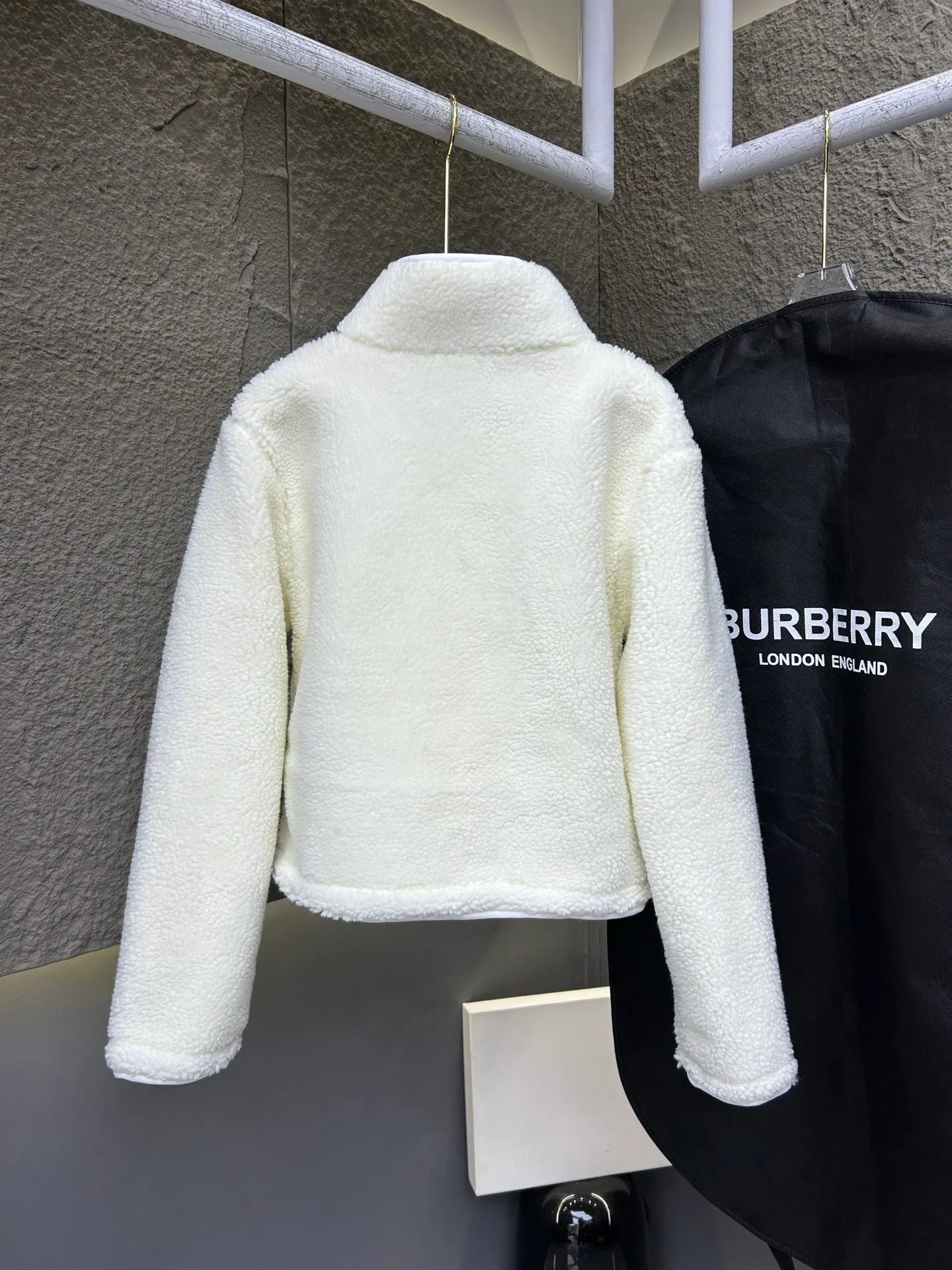Куртки И Пуховики Женские Burberry 497143