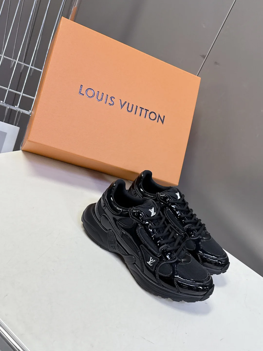 Кроссовки Женские Louis Vuitton 11152709