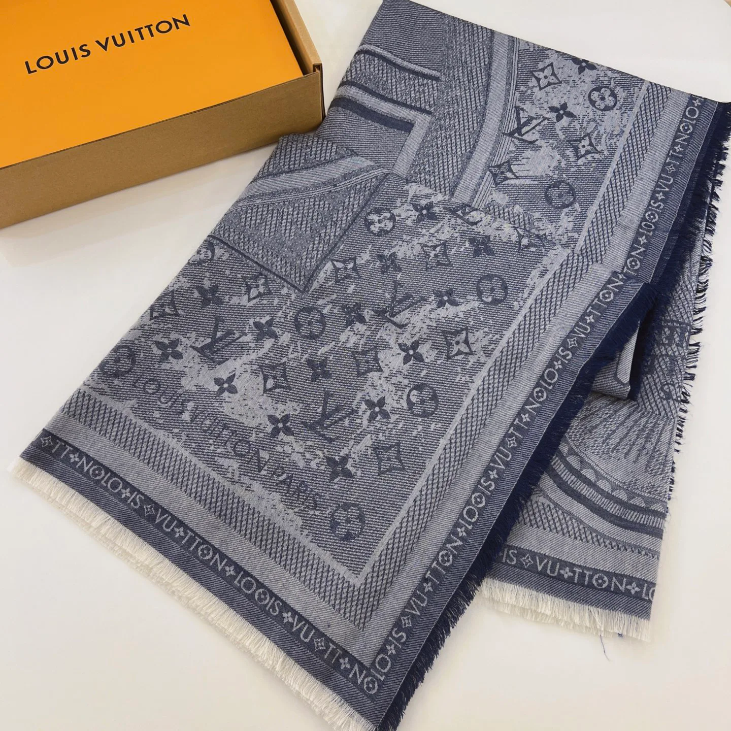 Платки Louis Vuitton 1652171