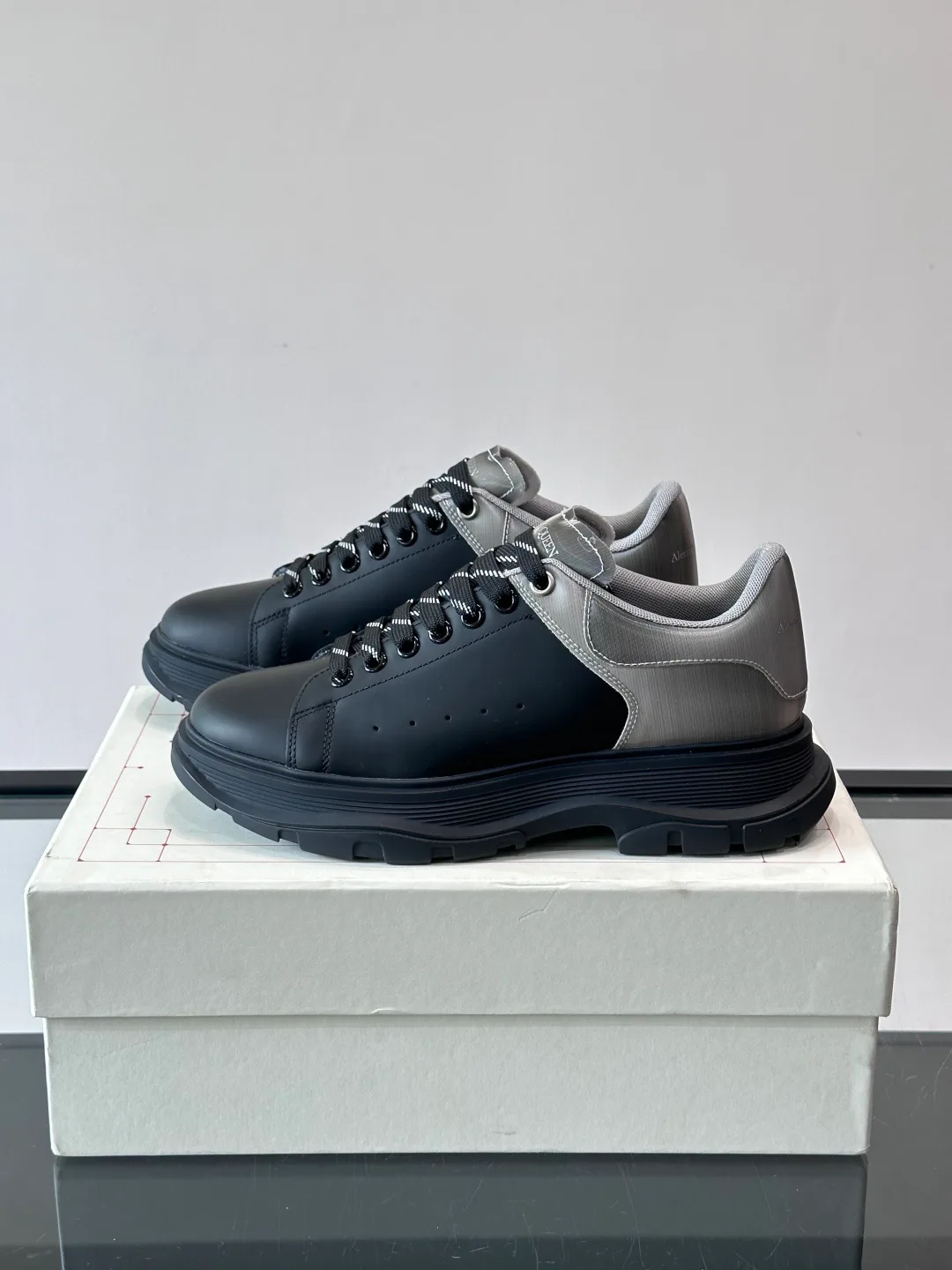 Кроссовки Женские Alexander Mcqueen 11151049