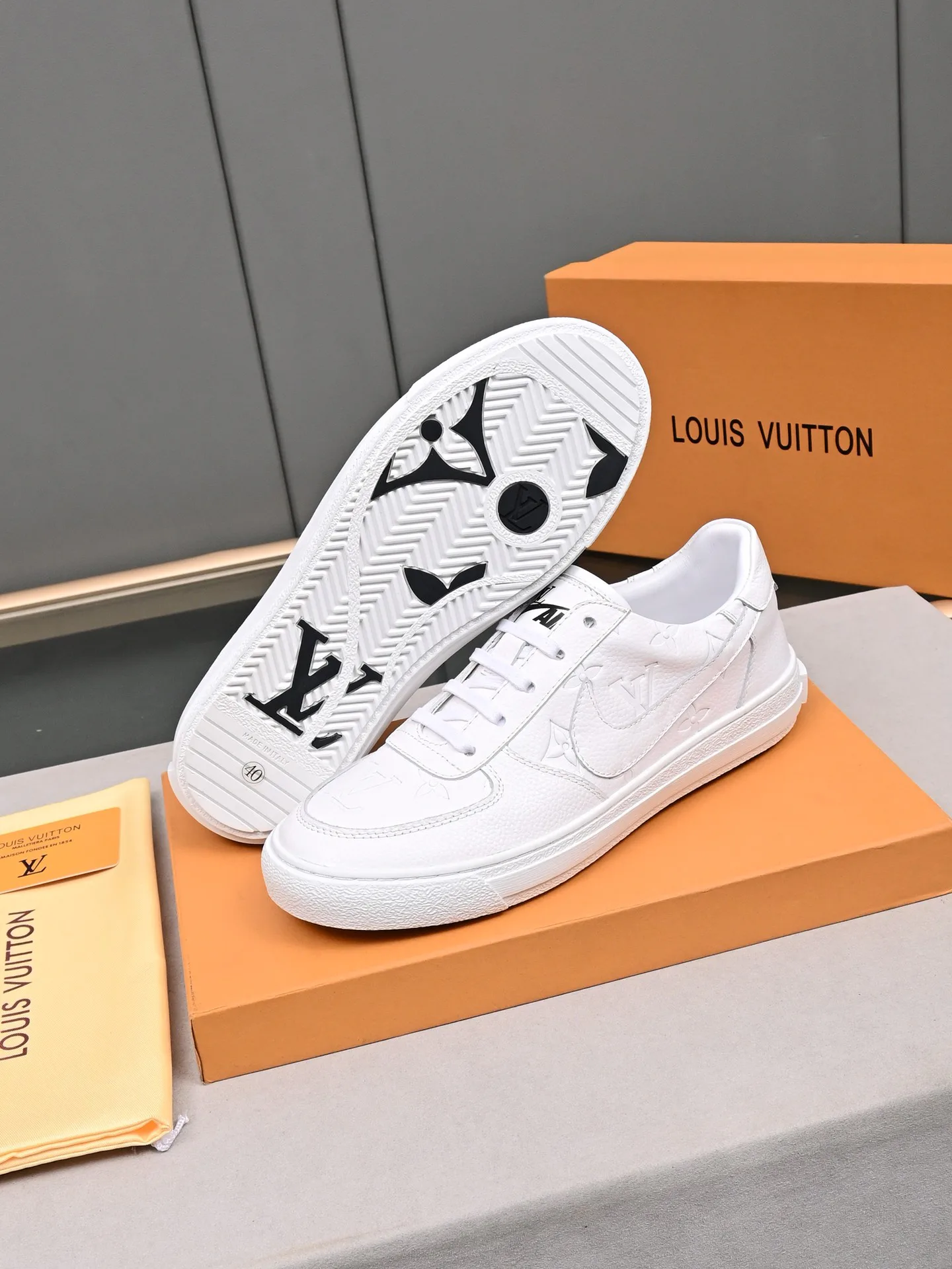 Кроссовки Мужские Louis Vuitton 12960050