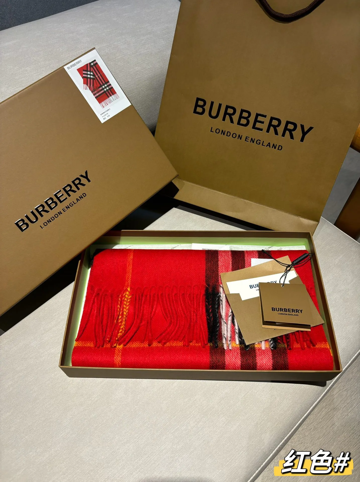 Шарфы Burberry 18507483