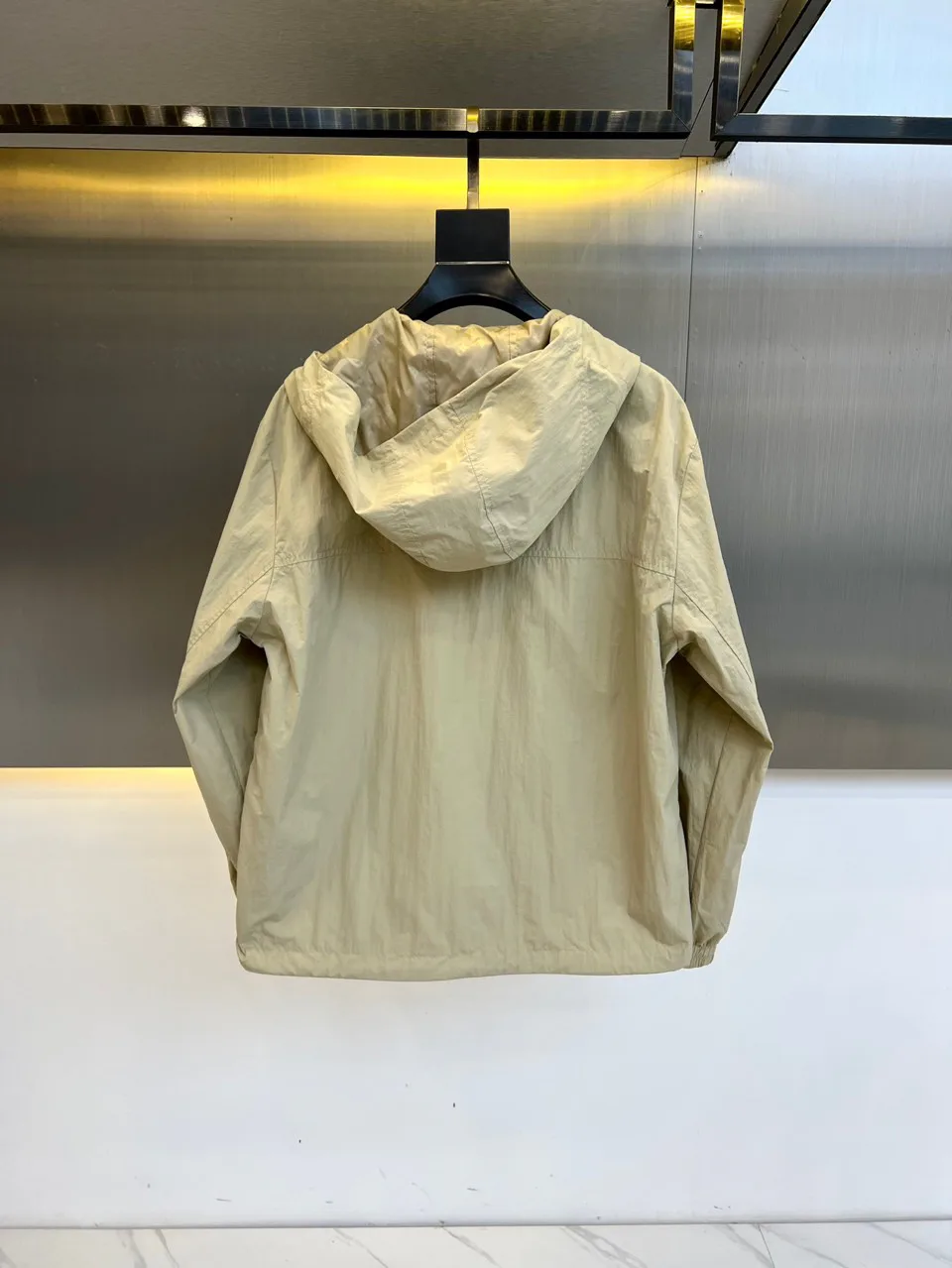 Куртки И Пуховики Женские Louis Vuitton 18416821