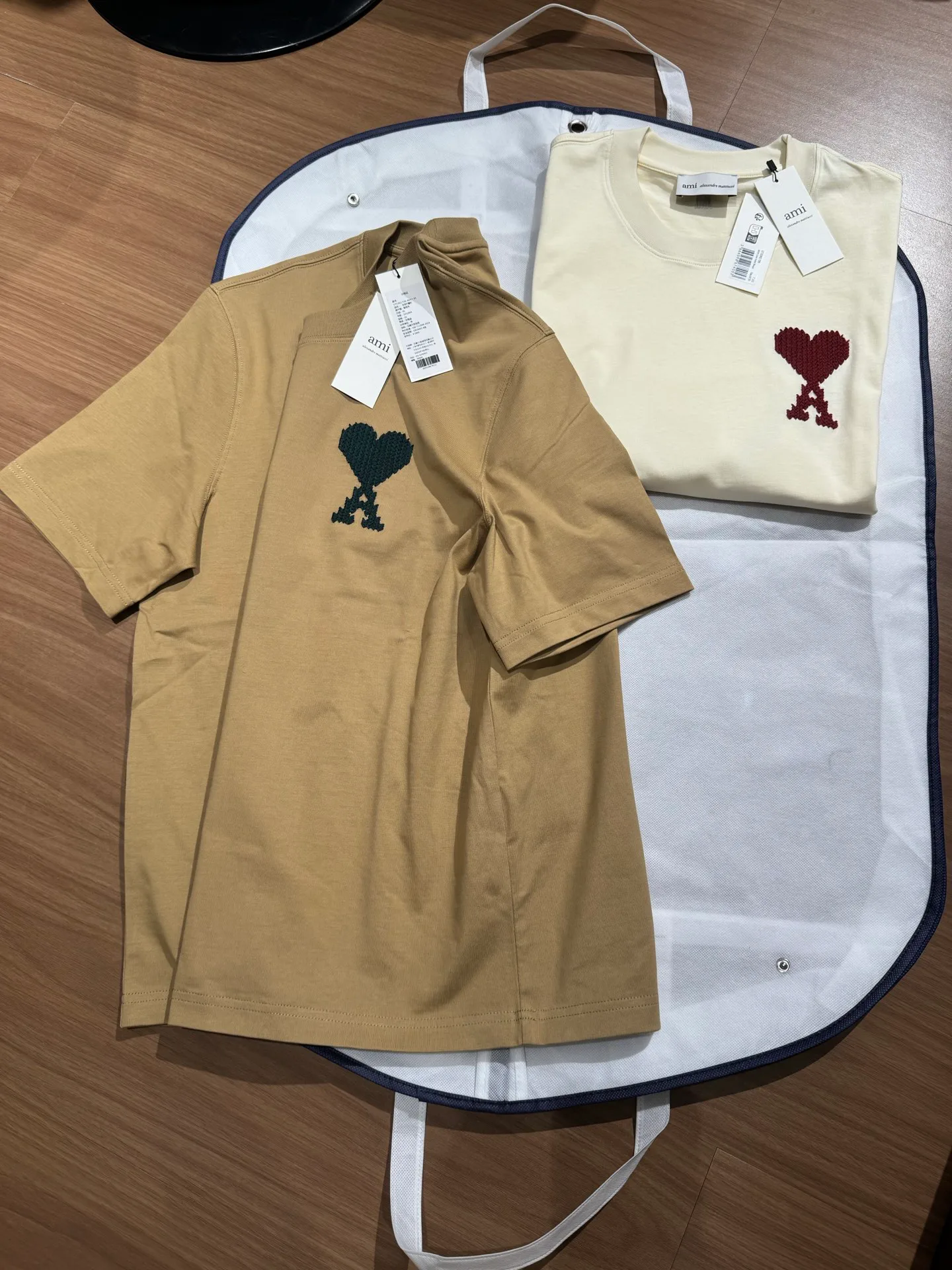 Футболки Женские Ami Paris 11882403