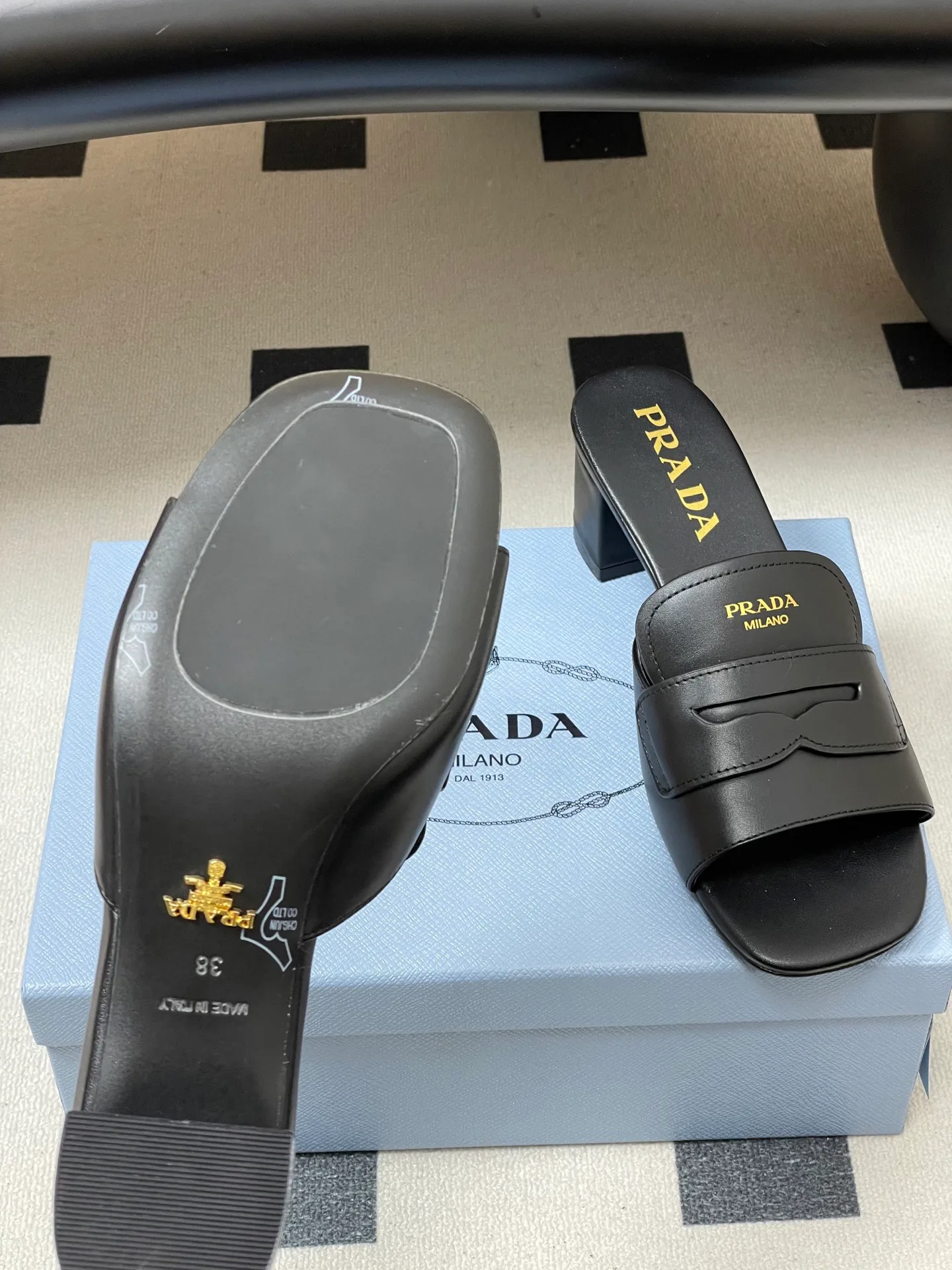 Босоножки Женские Prada 10993966