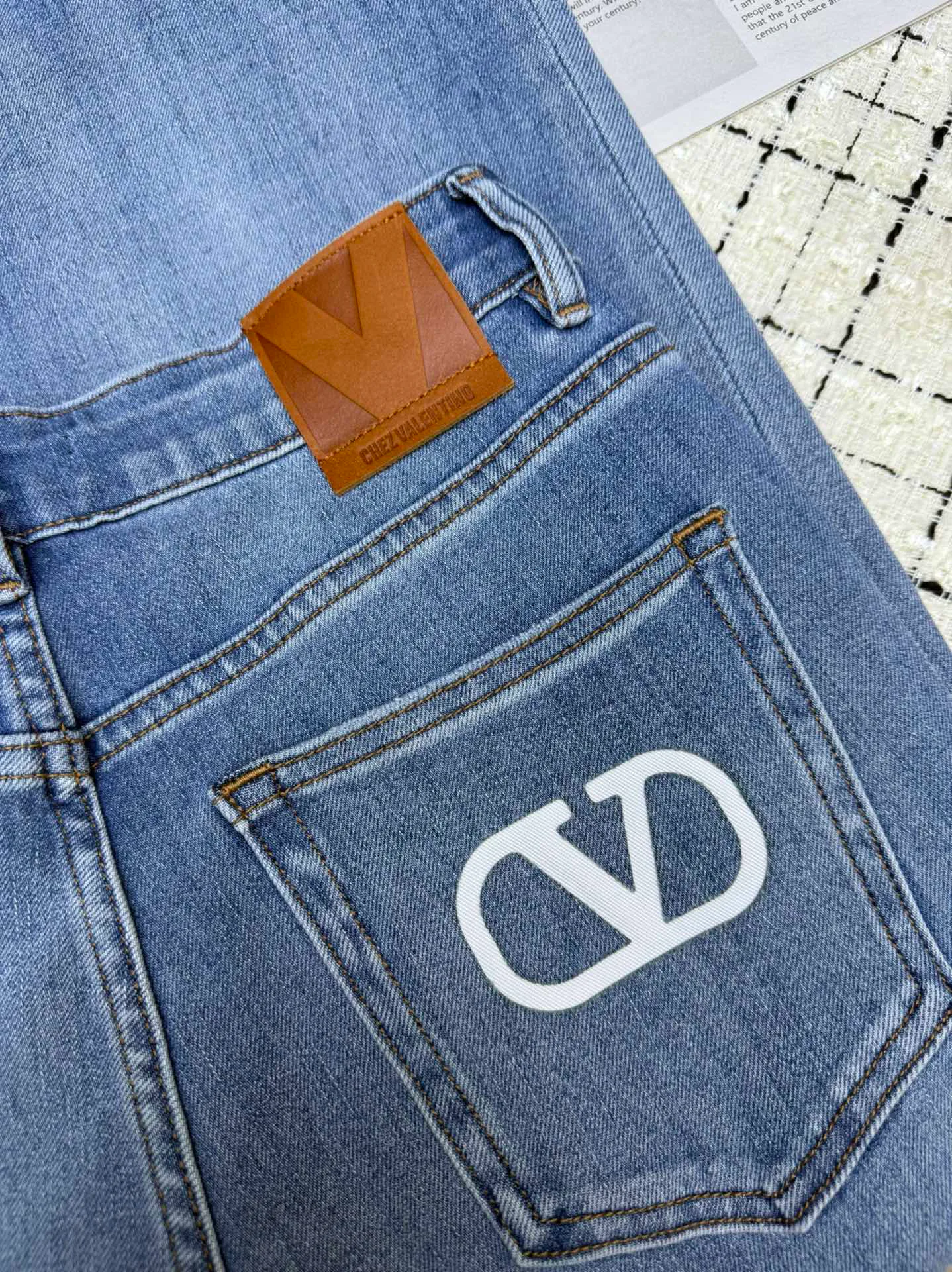 Джинсы Женские Valentino 13563000