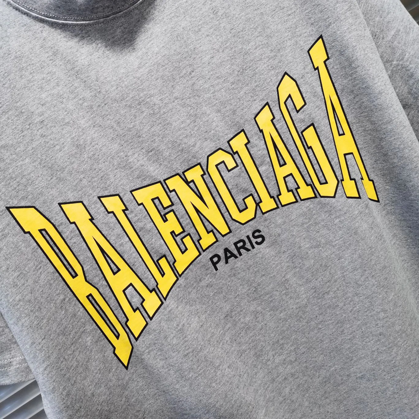 Футболки Женские Balenciaga 19452