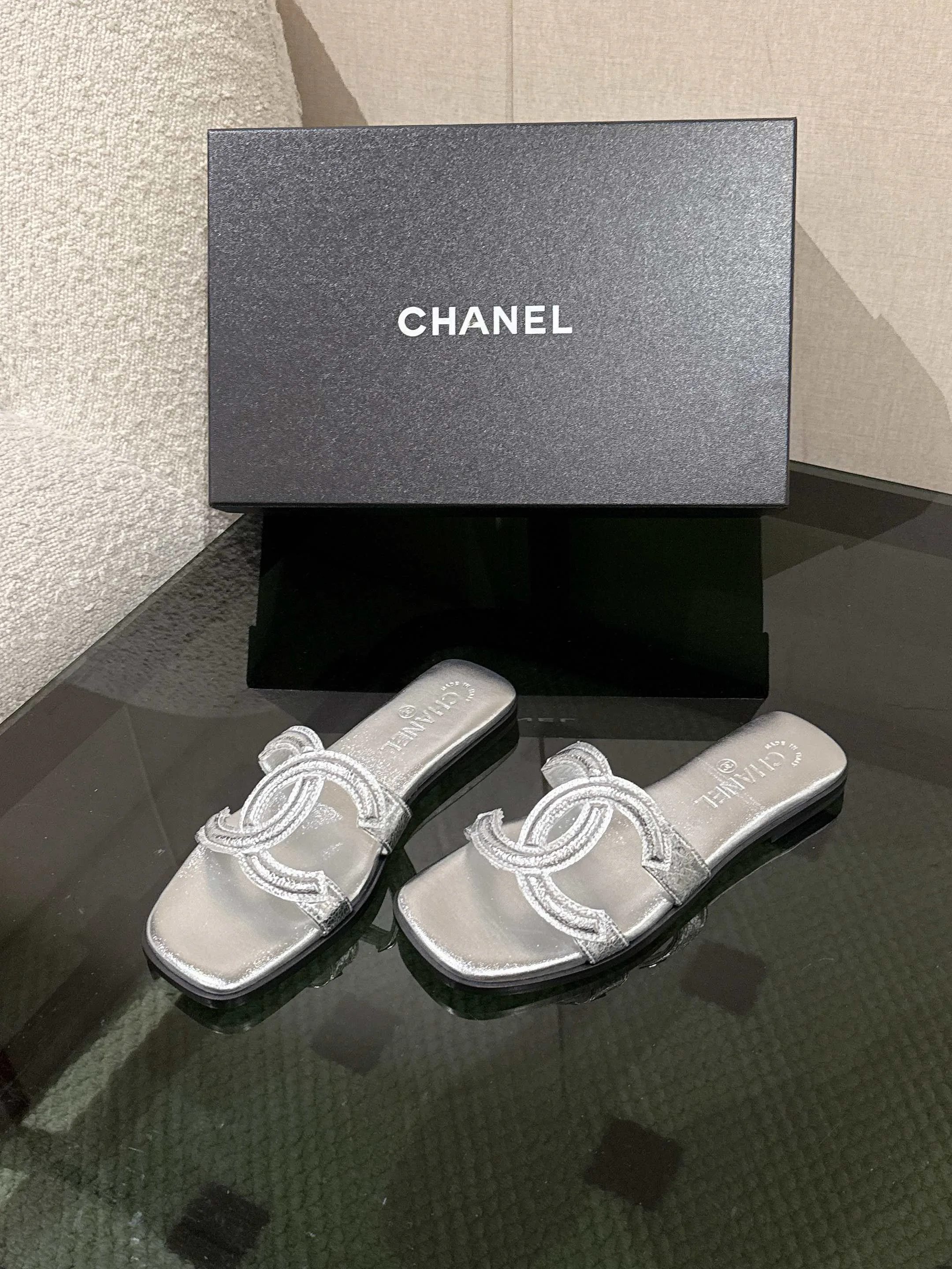 Шлепанцы Женские Chanel 11678193