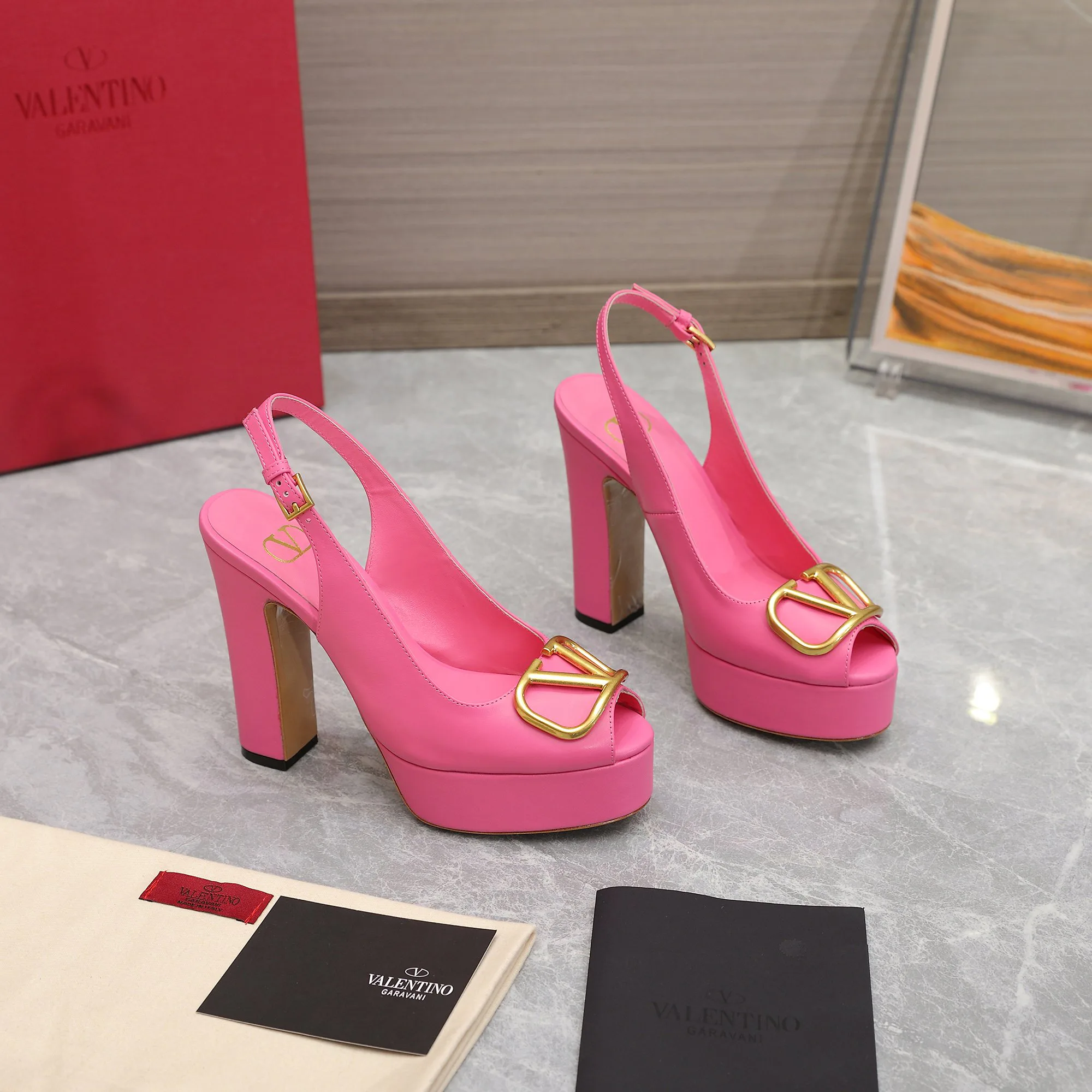 Босоножки Женские Valentino 1125546