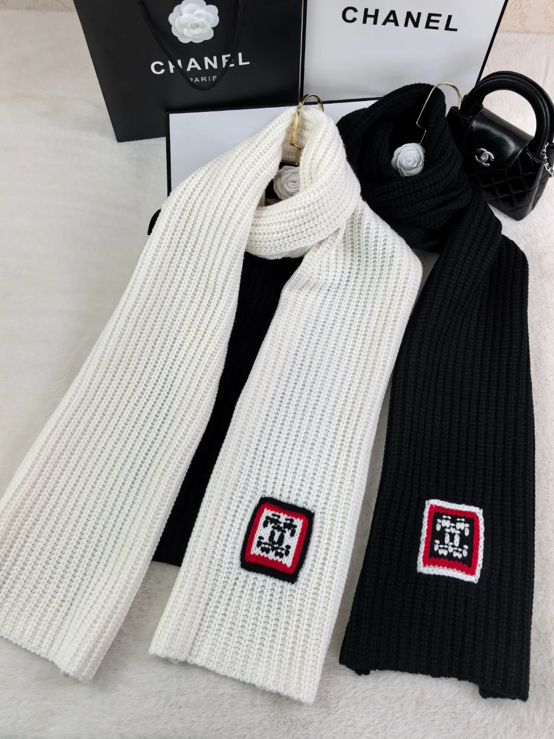 Шарфы Chanel 18137930