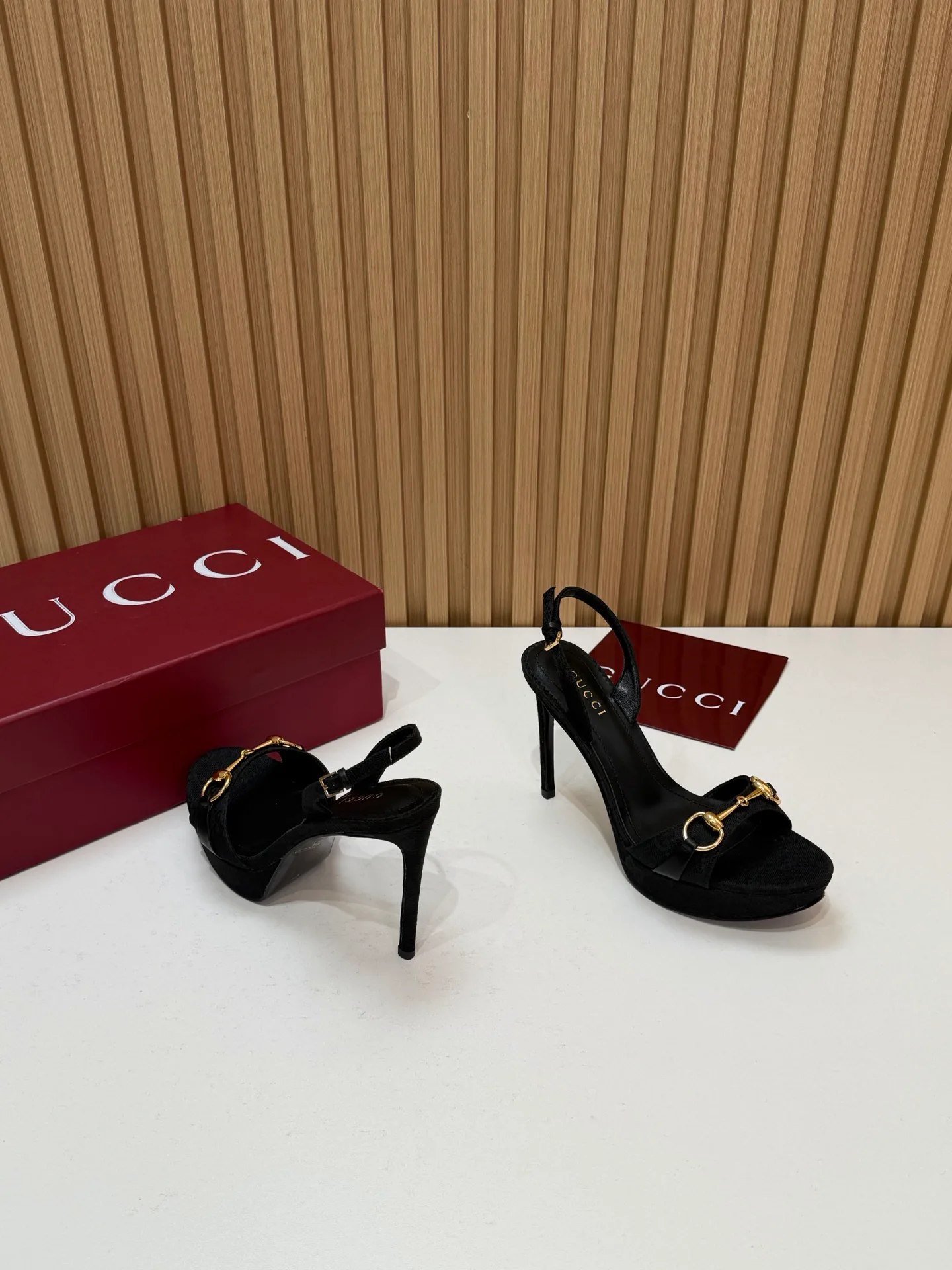 Босоножки Женские Gucci 18396268