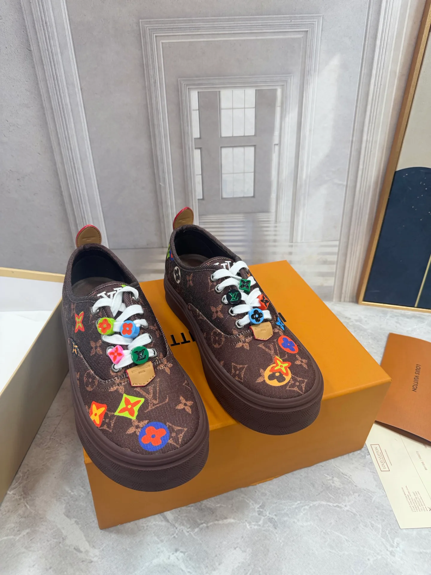 Кроссовки Мужские Louis Vuitton 18190070