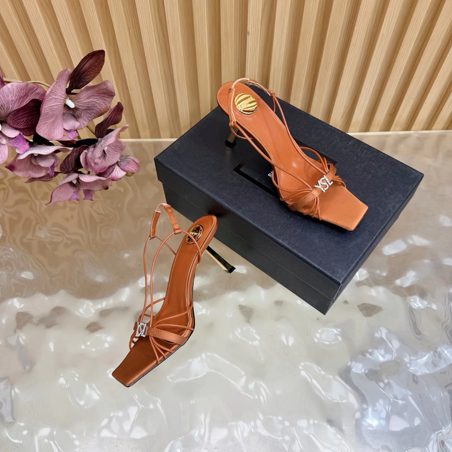 Босоножки Женские Saint Laurent 11109490