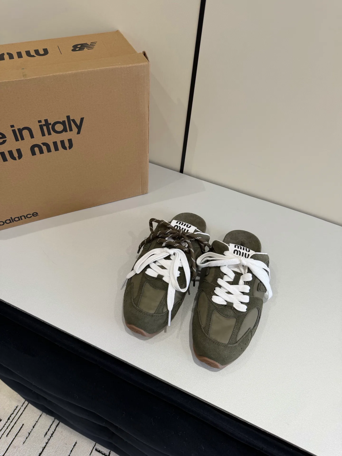 Кроссовки Женские Miu Miu 17977140