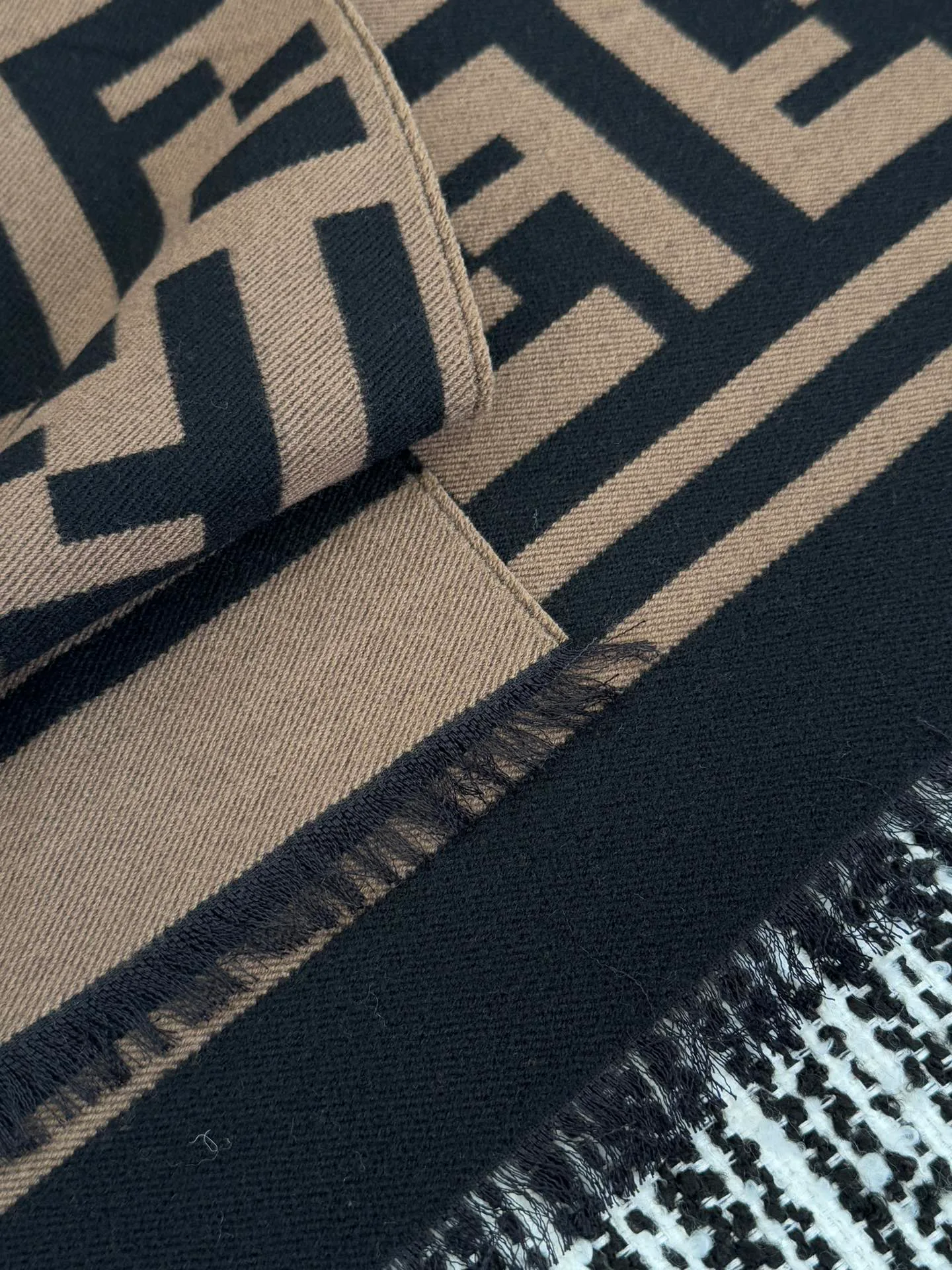 Шарфы Fendi 18287131