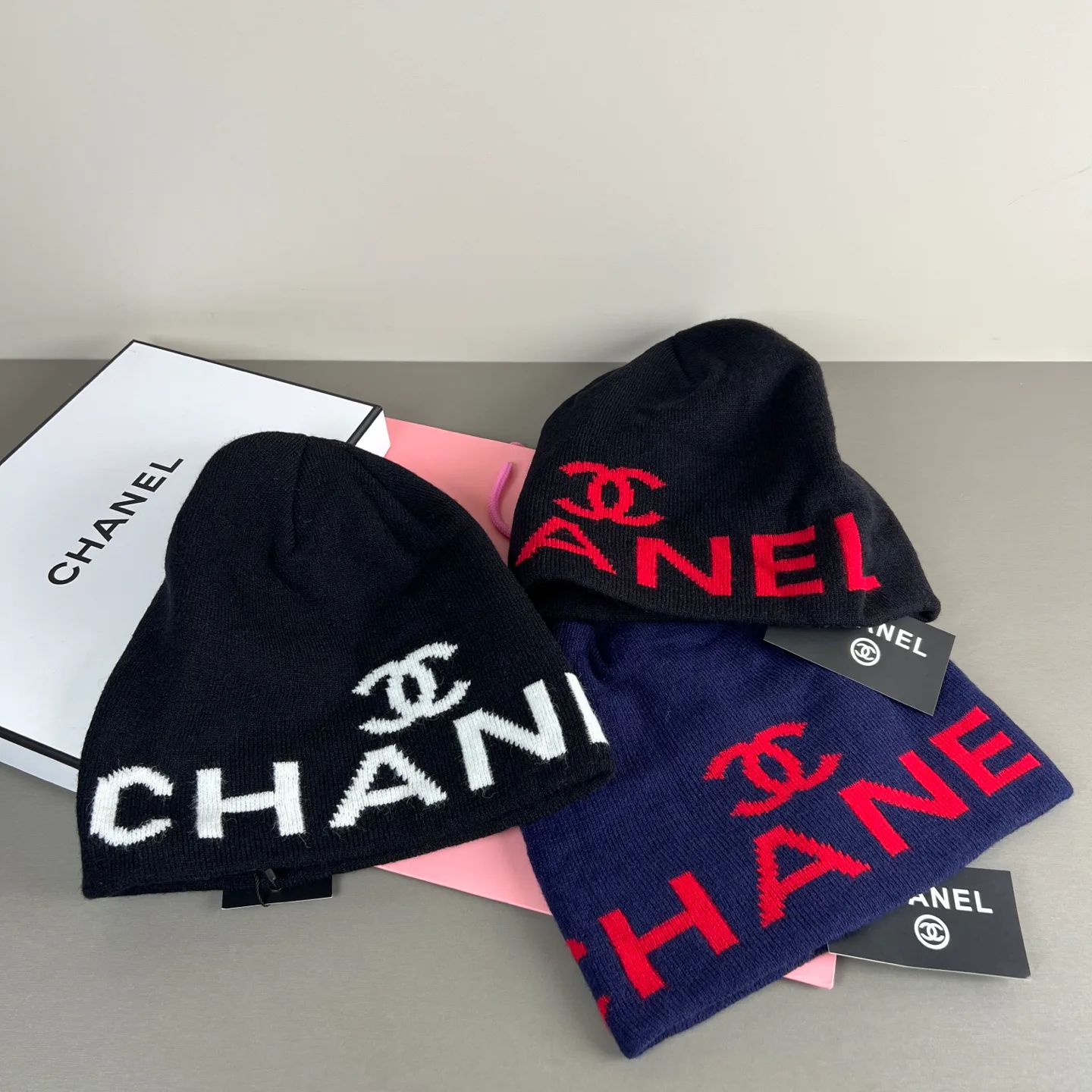 Головные Уборы Chanel 18093225
