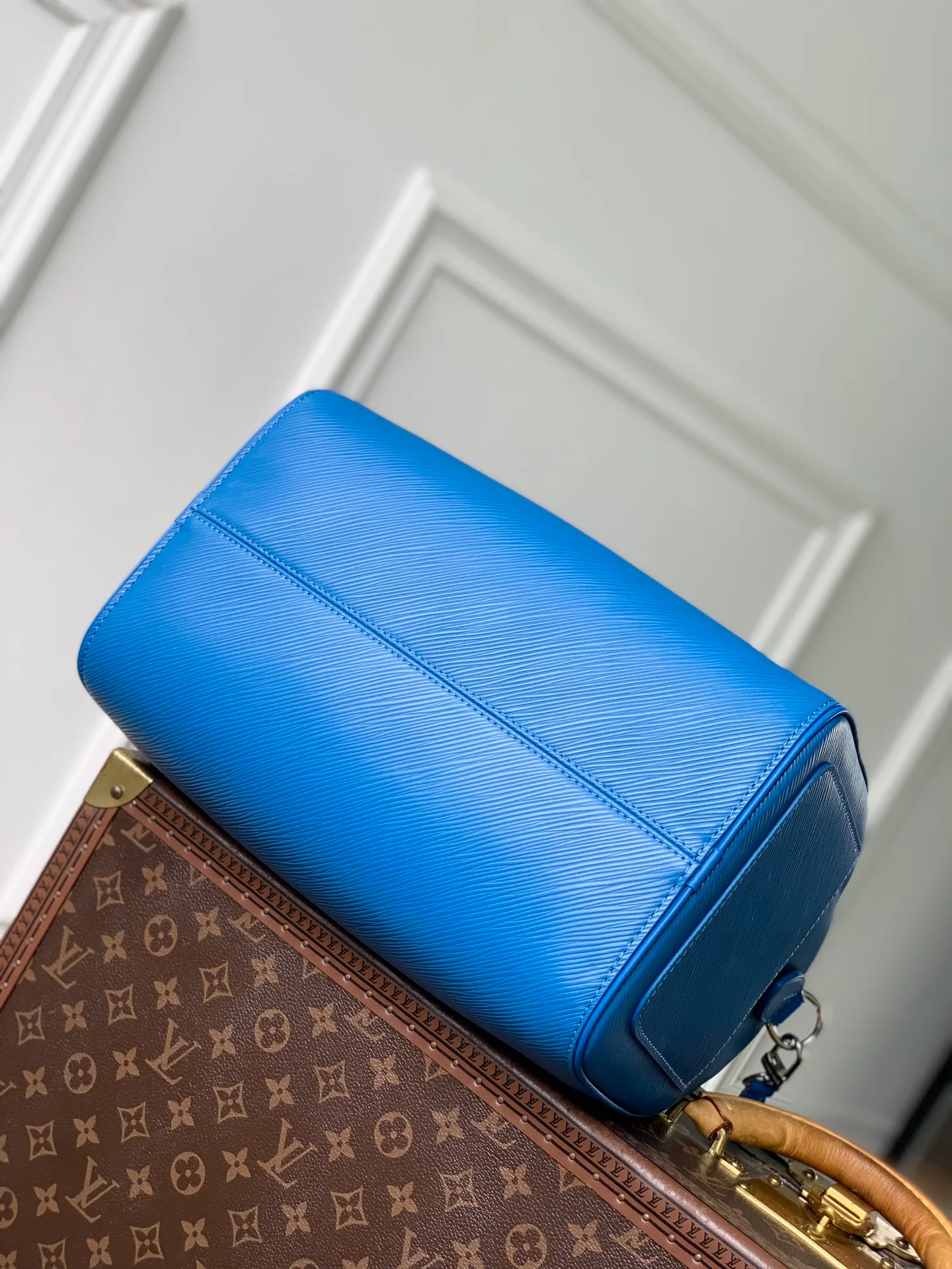 Классические Сумки Женские Louis Vuitton 18147549