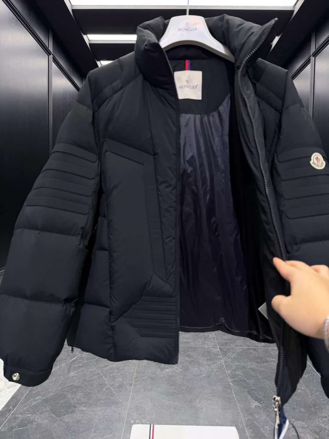 Куртки И Пуховики Мужские Moncler 867101