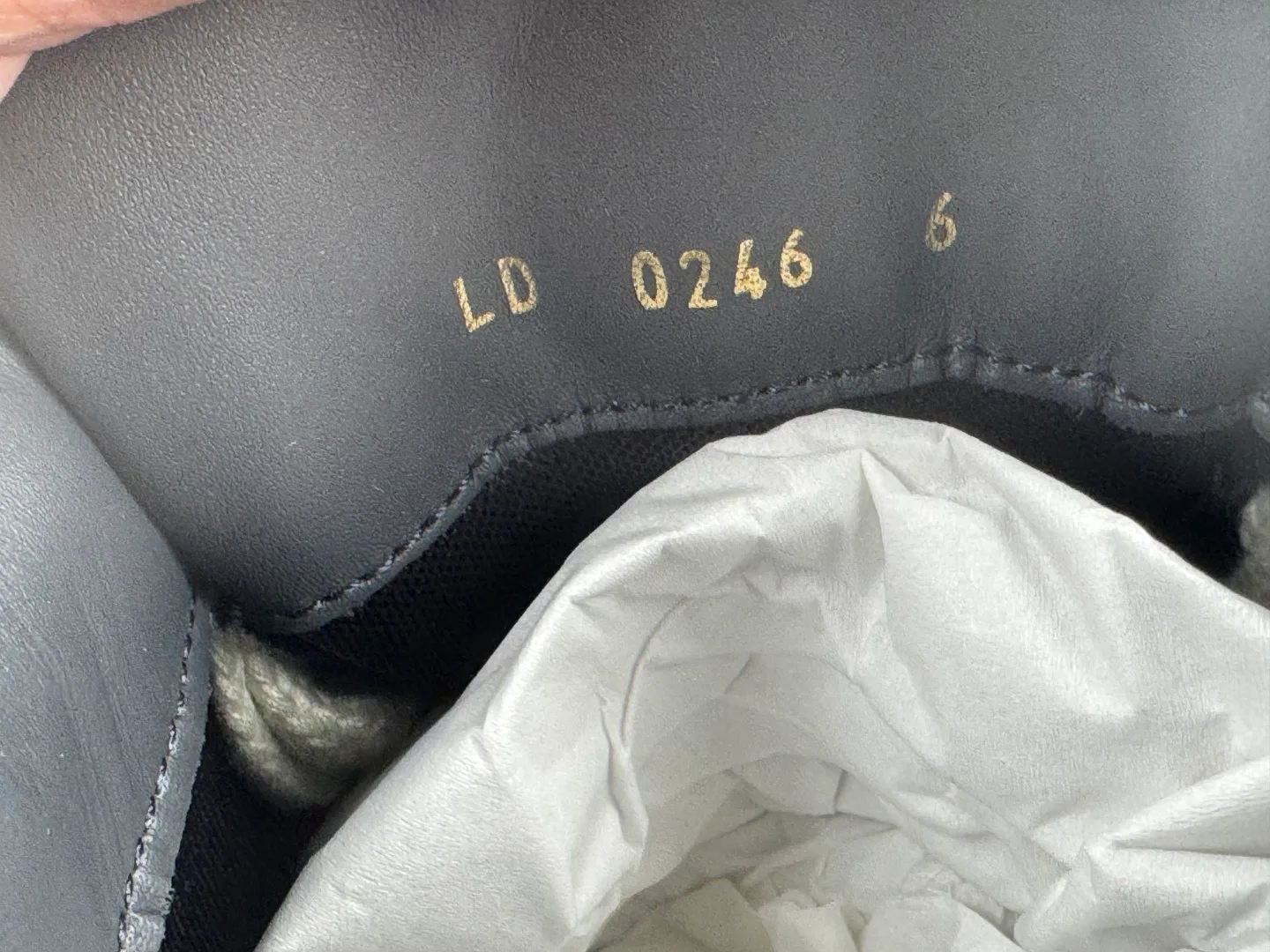 Кроссовки Женские Louis Vuitton 17293054