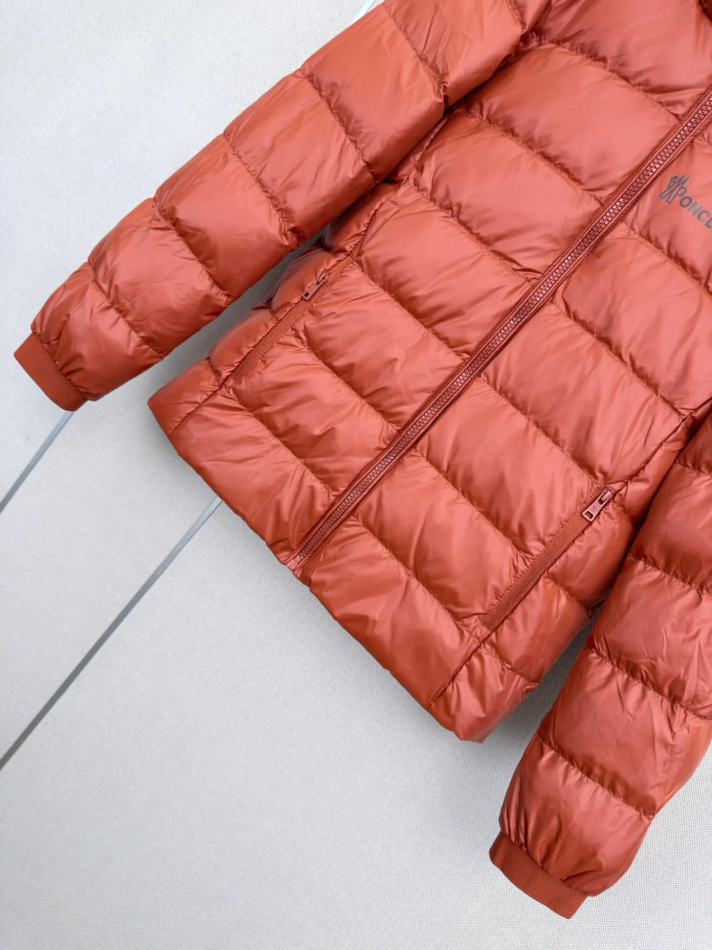 Куртки И Пуховики Женские Moncler 18501658