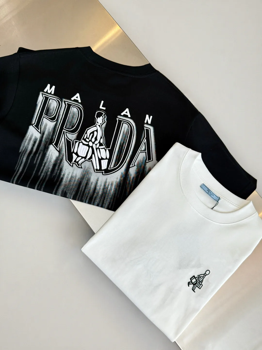 Футболки Женские Prada 11868659