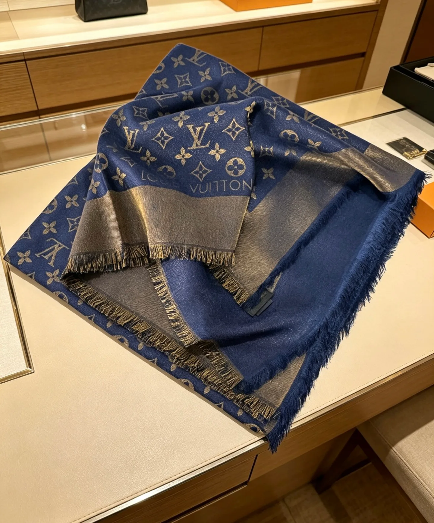 Шарфы Louis Vuitton 15150445