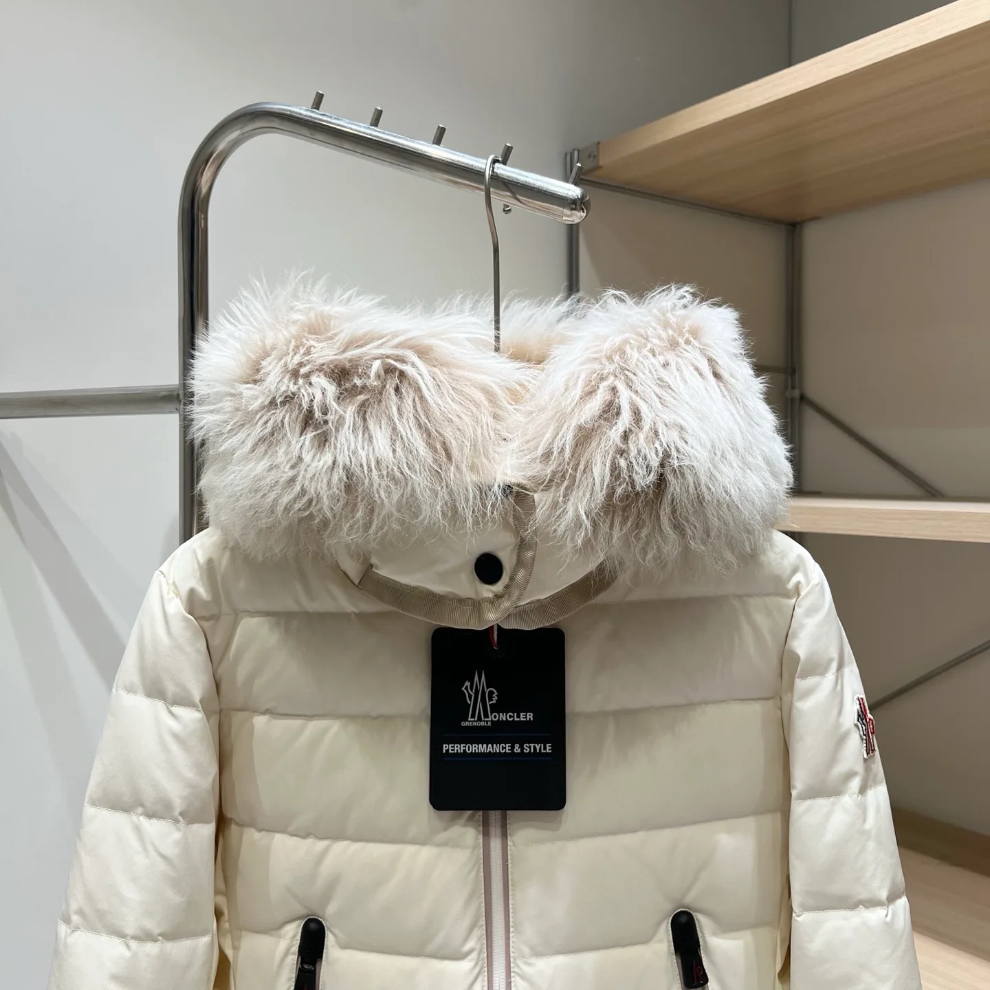Куртки И Пуховики Женские Moncler 18723747